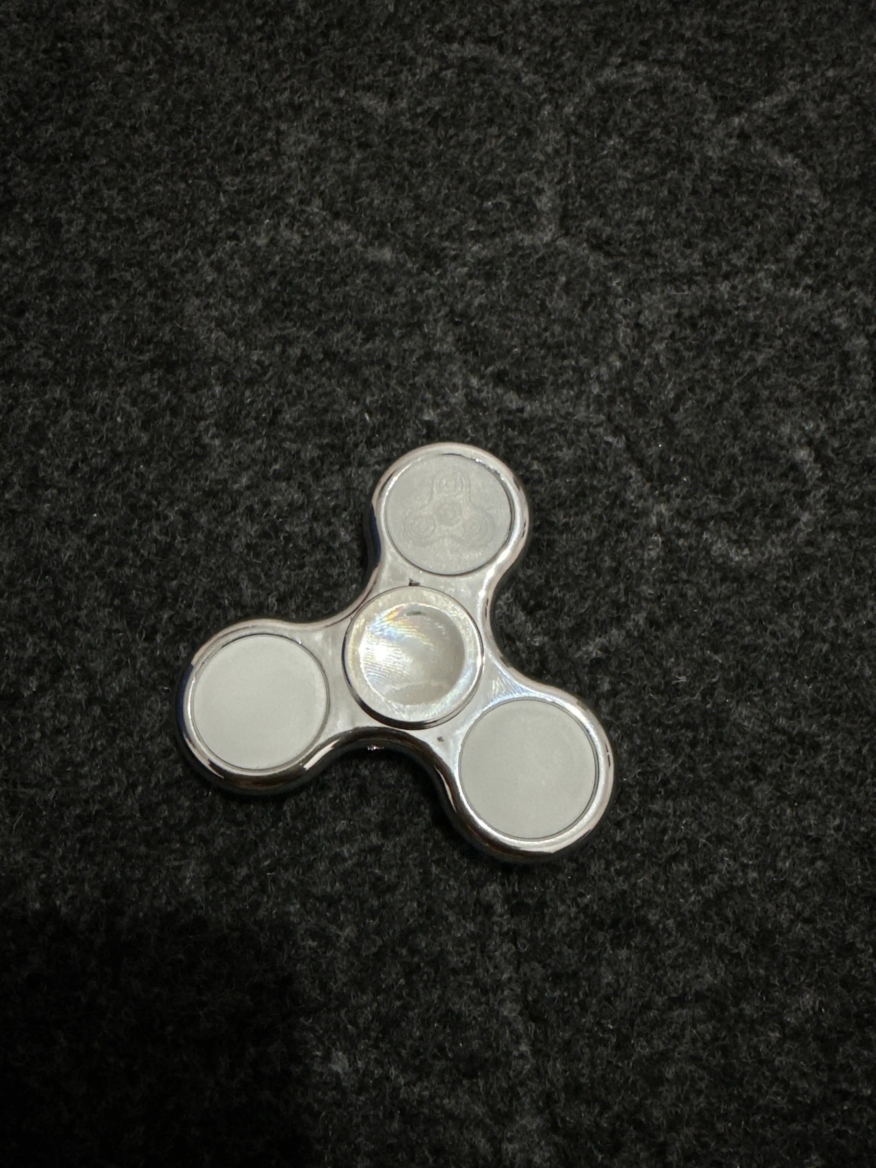 Fidget Spinner anti-stress o'yinchog'i, 3 qanotli, bolalar va kattalar uchun