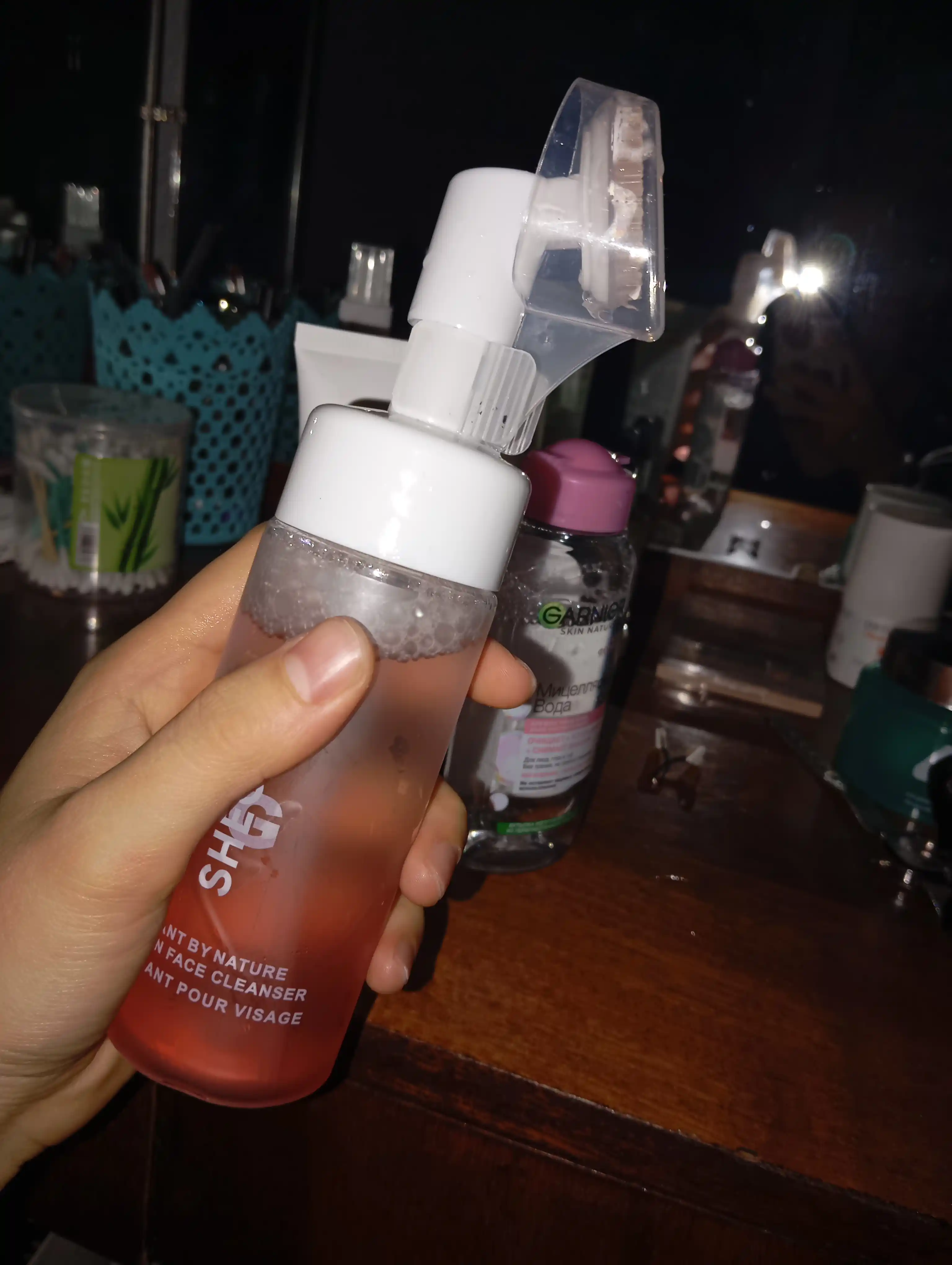 Cho'tka bilan tozalovchi ko'pik, yuz uchun namlovchi va tozalovchi penka, 150 ml