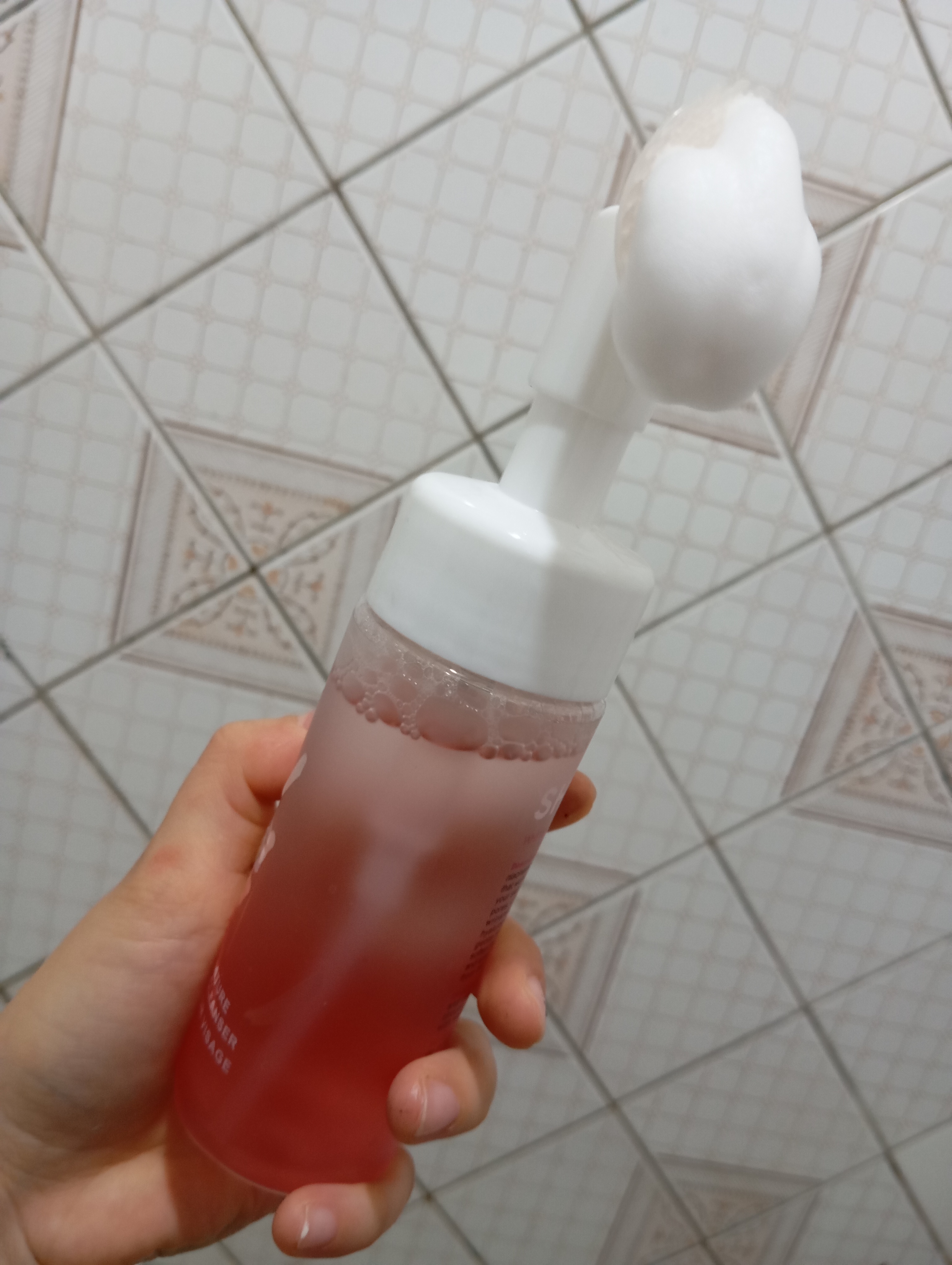 Cho'tka bilan tozalovchi ko'pik, yuz uchun namlovchi va tozalovchi penka, 150 ml