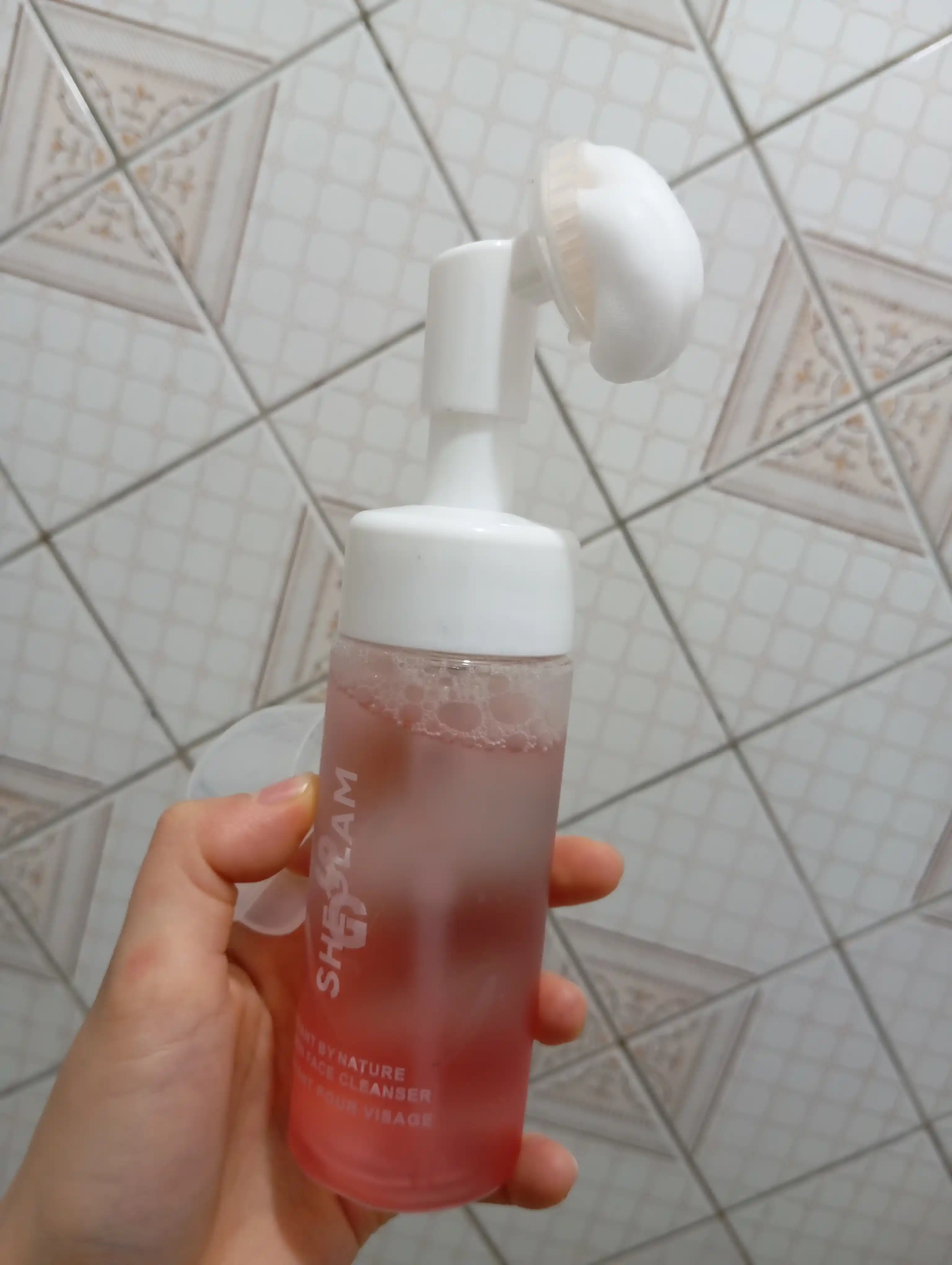 Cho'tka bilan tozalovchi ko'pik, yuz uchun namlovchi va tozalovchi penka, 150 ml