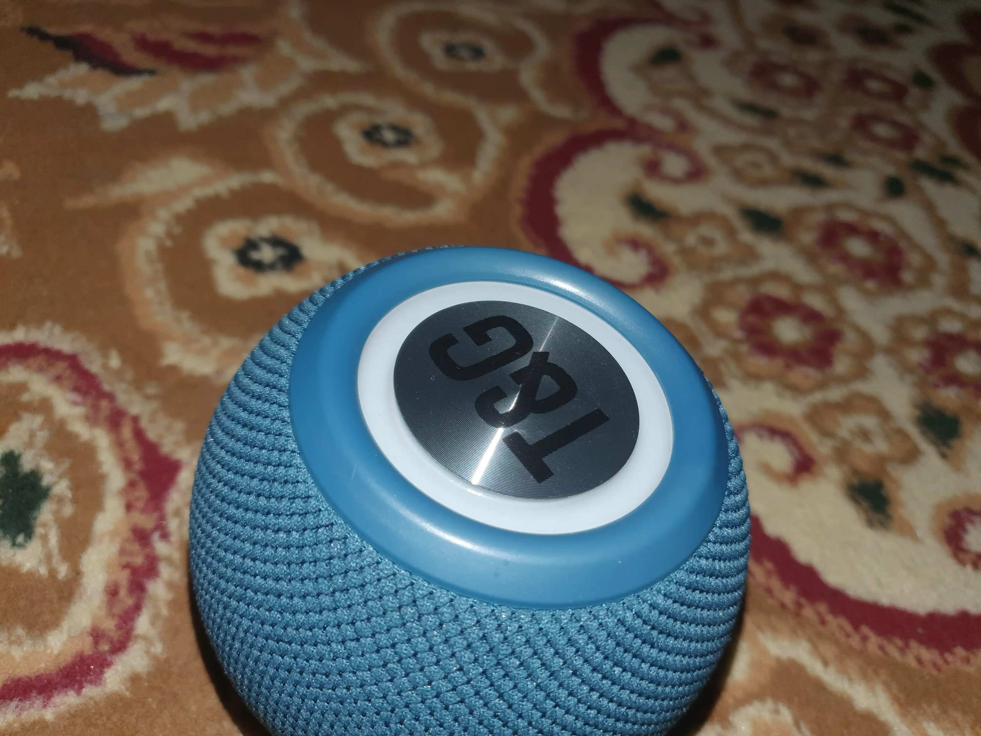 Kolonka simsiz, portativ akustika tizimi, RGB yoritgich bilan, Bluetooth