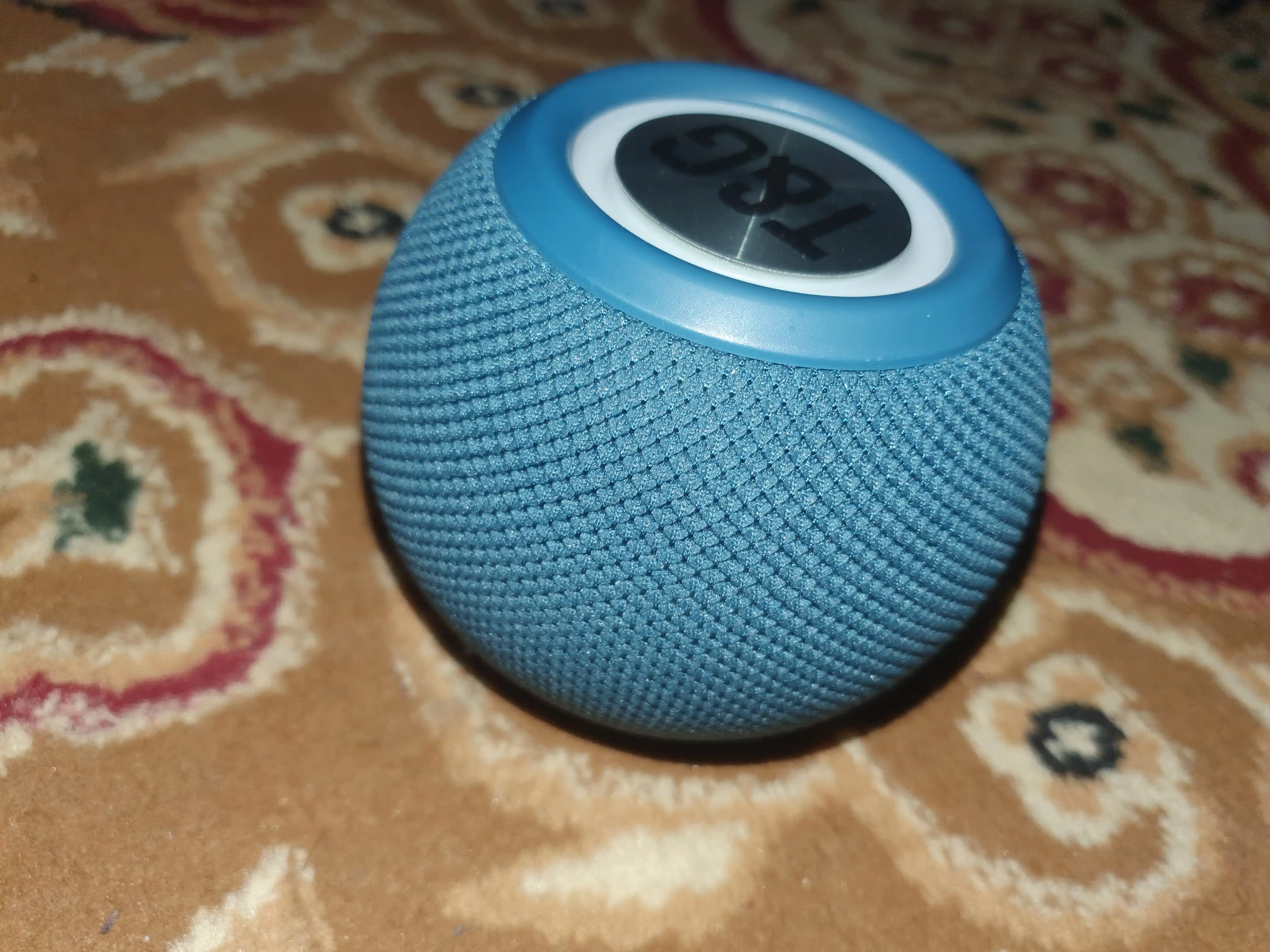 Kolonka simsiz, portativ akustika tizimi, RGB yoritgich bilan, Bluetooth