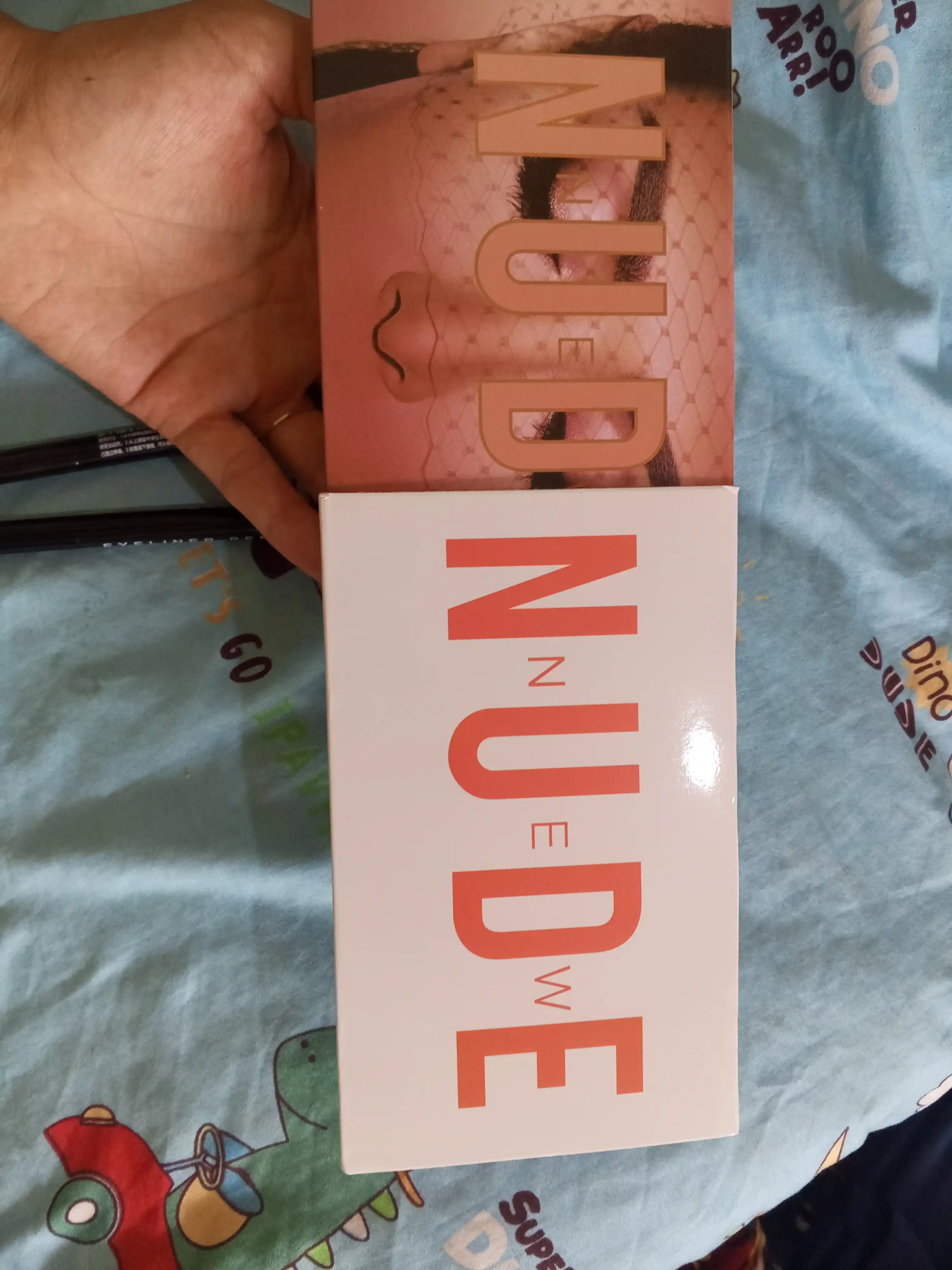 Тени для век Huda Beauty NUDE, 18 разных цветов