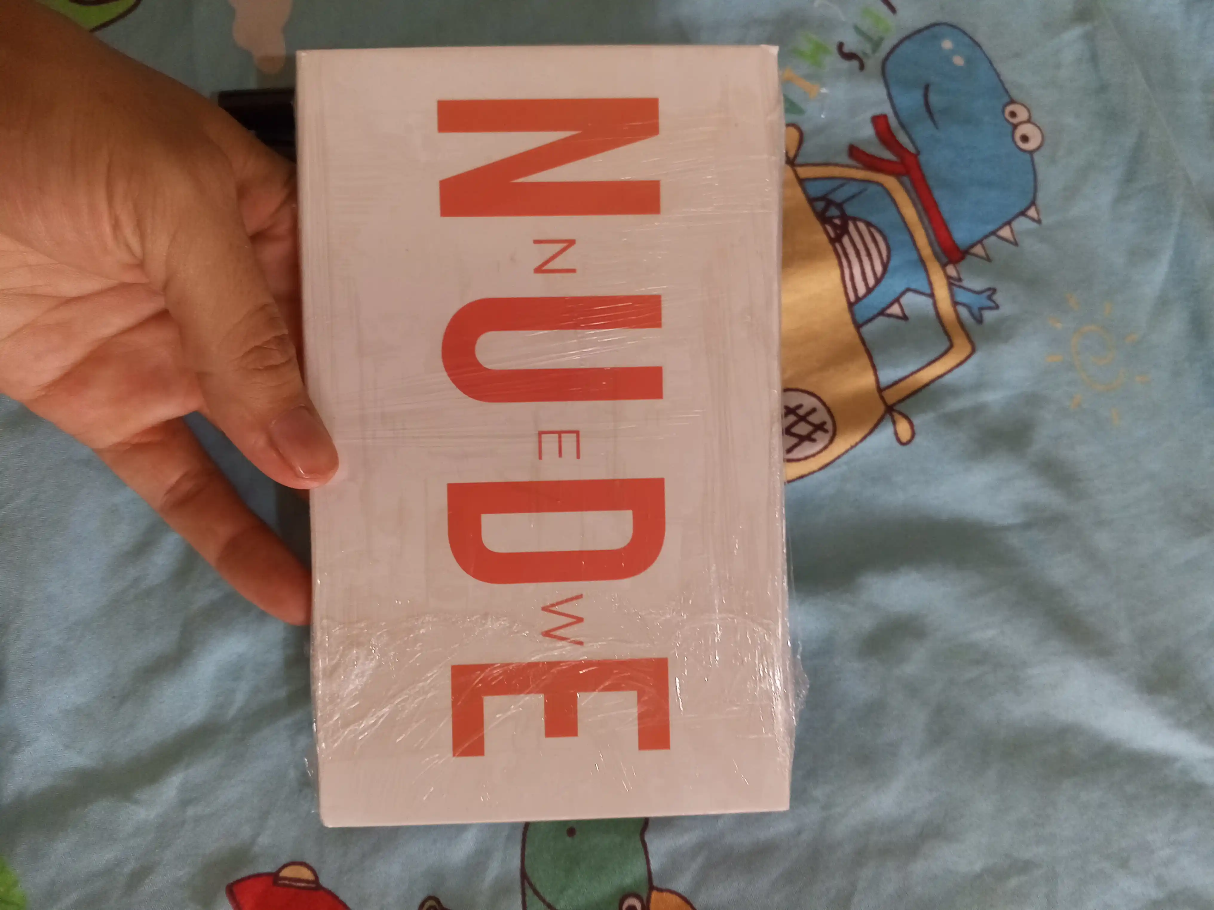 Тени для век Huda Beauty NUDE, 18 разных цветов