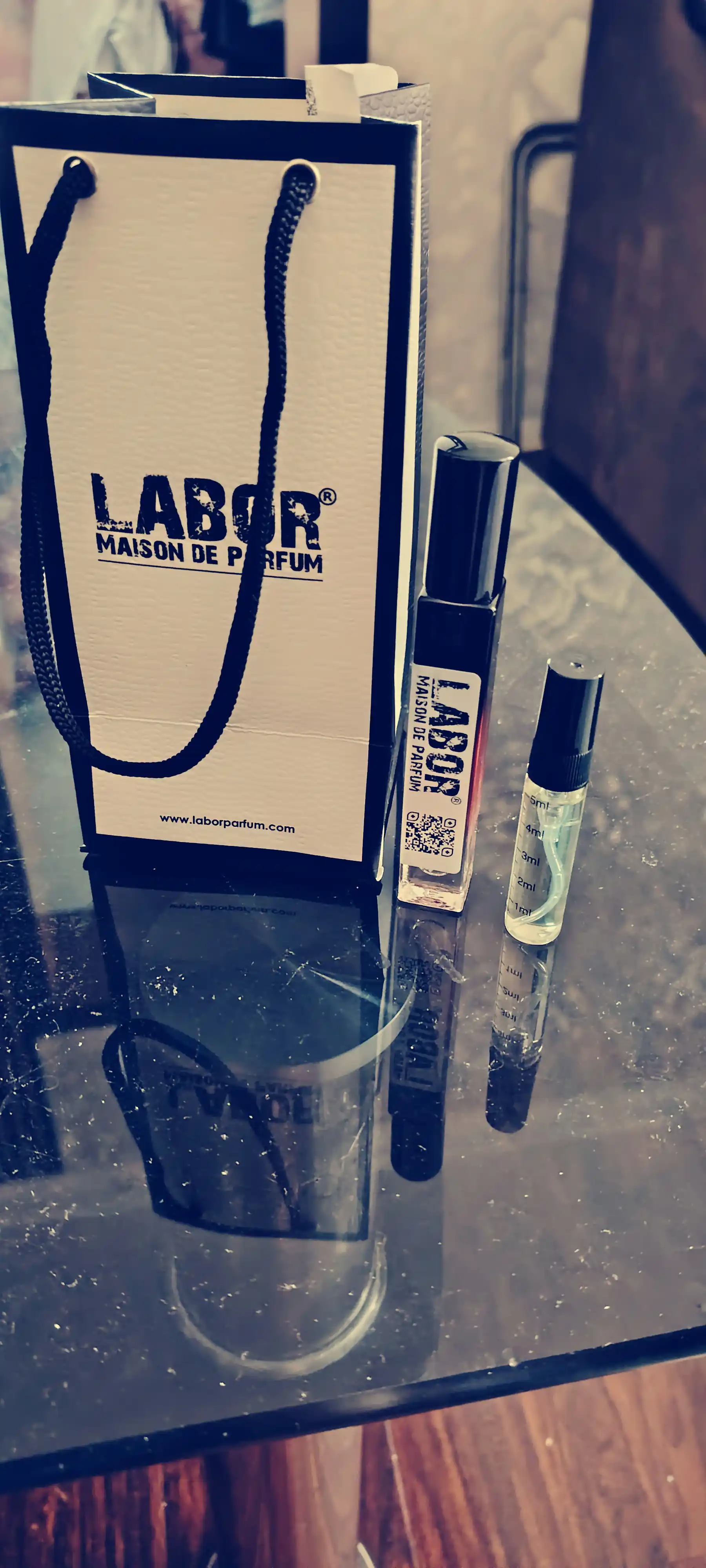 Acqua di Gio Profumo erkaklar parfyumi refil formatida, LABOR Parfumdan flakonlarda