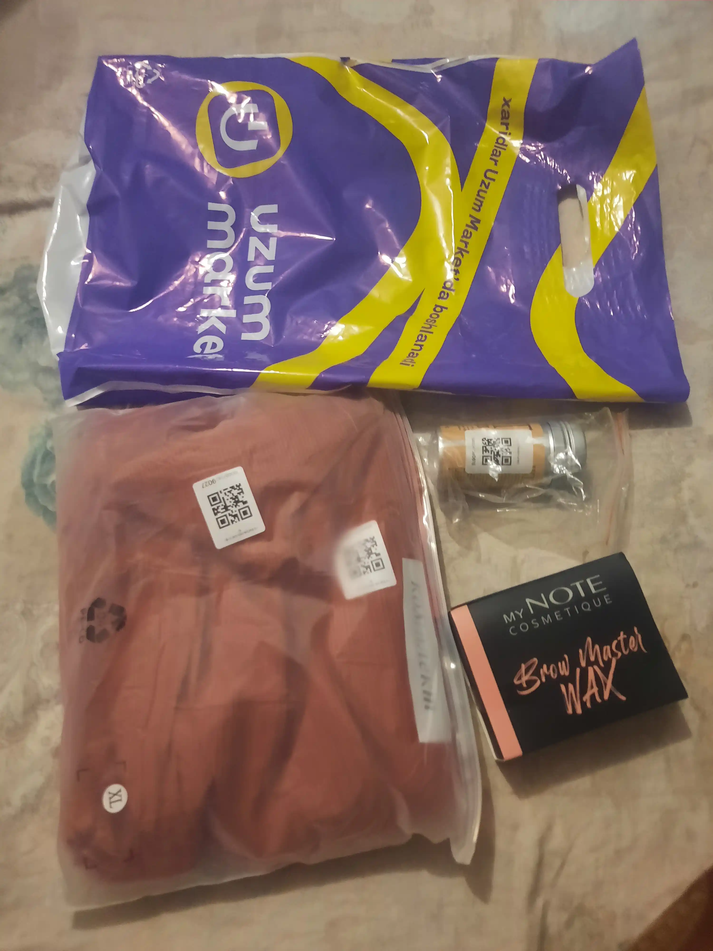 Soch turmaklash mumi IKT barcha turdagi soch turmagi uchun qo'shimcha kuchli ushlab turadi