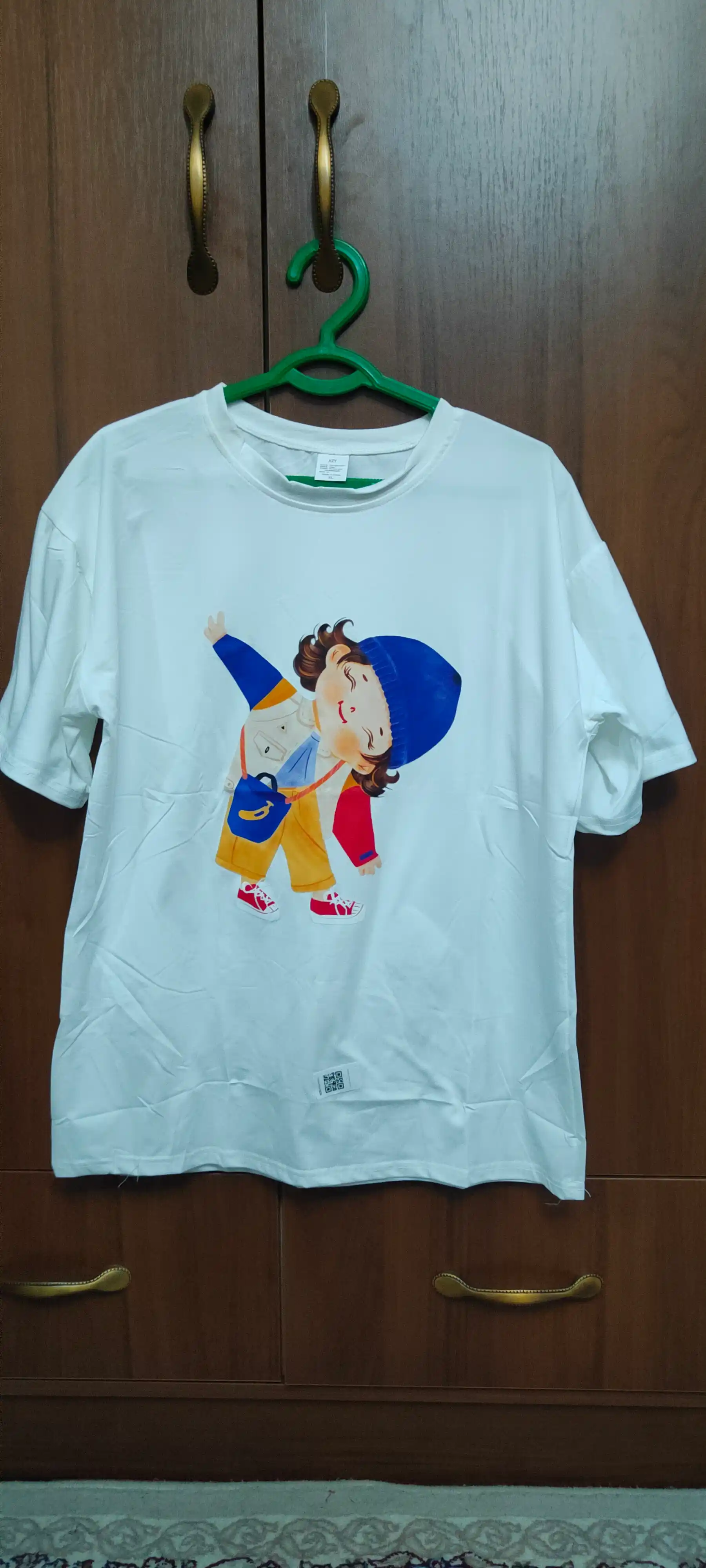 Ayollar futbolkasi, printli, keng fason, oq/pushti/qora, 9 tur, M-XL