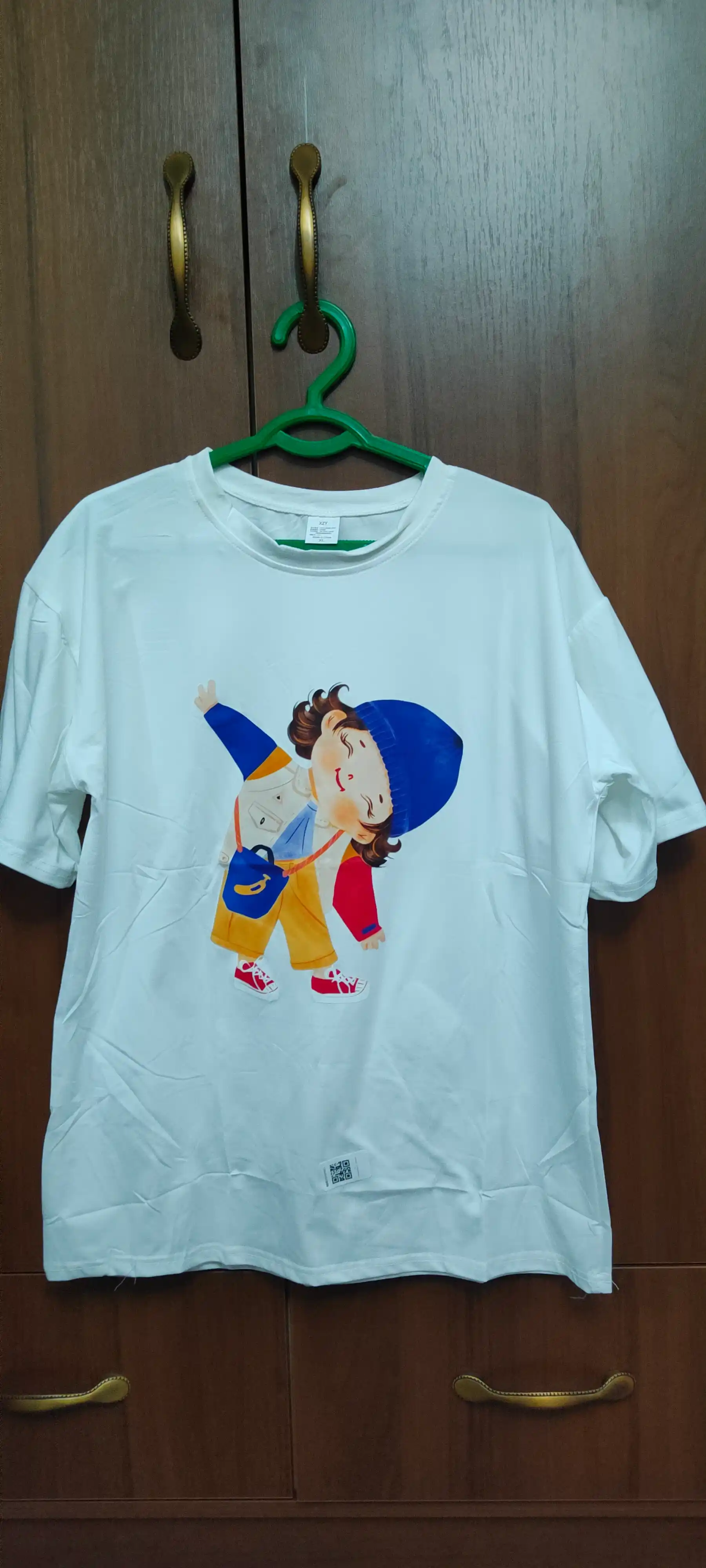 Ayollar futbolkasi, printli, keng fason, oq/pushti/qora, 9 tur, M-XL