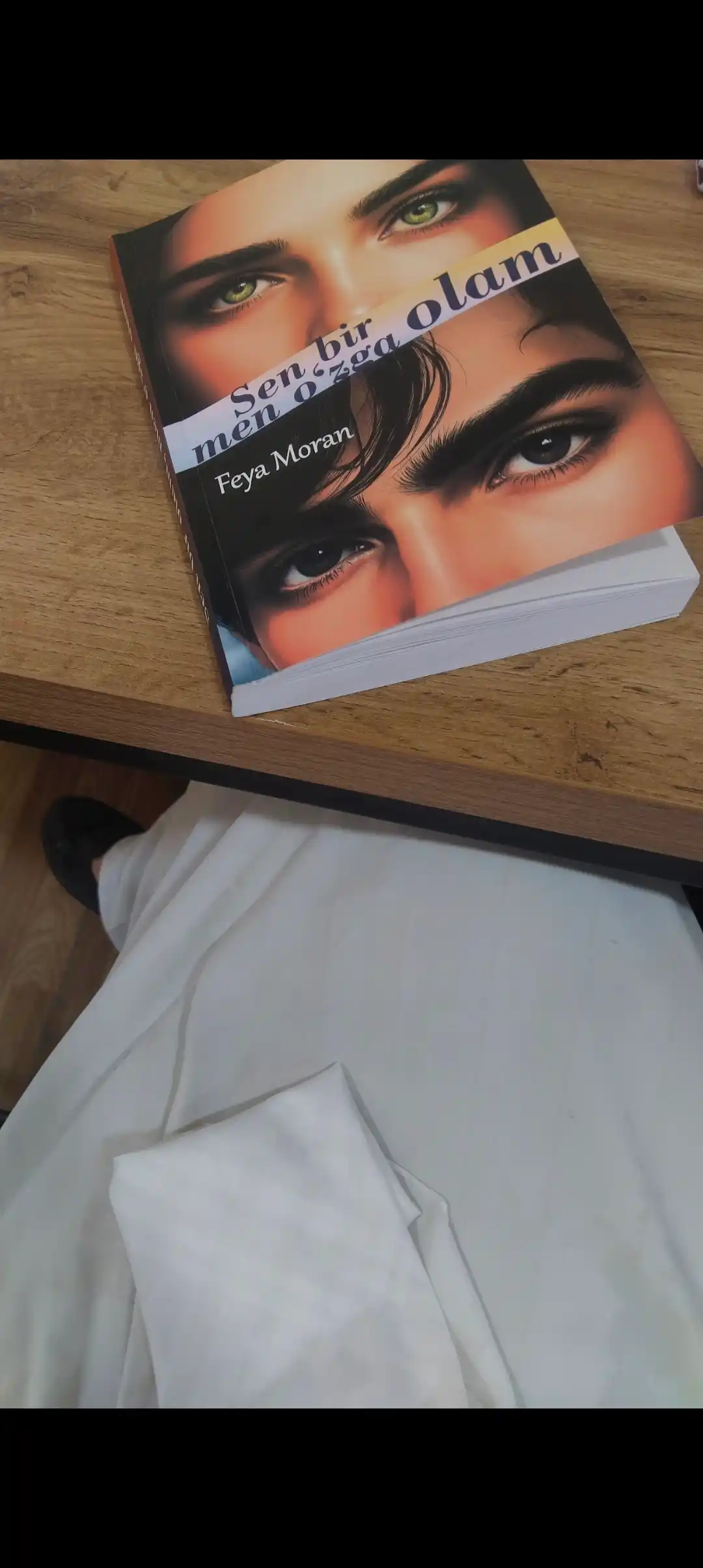 Sen bir olam, men o‘zga olam — Feya Moran, o‘zlik va muhabbat haqida roman