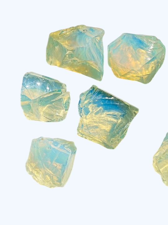 Tabiiy ishlovsiz opal, meditatsiya va dekor uchun 3 ta yaltiroq toshlar to'plami