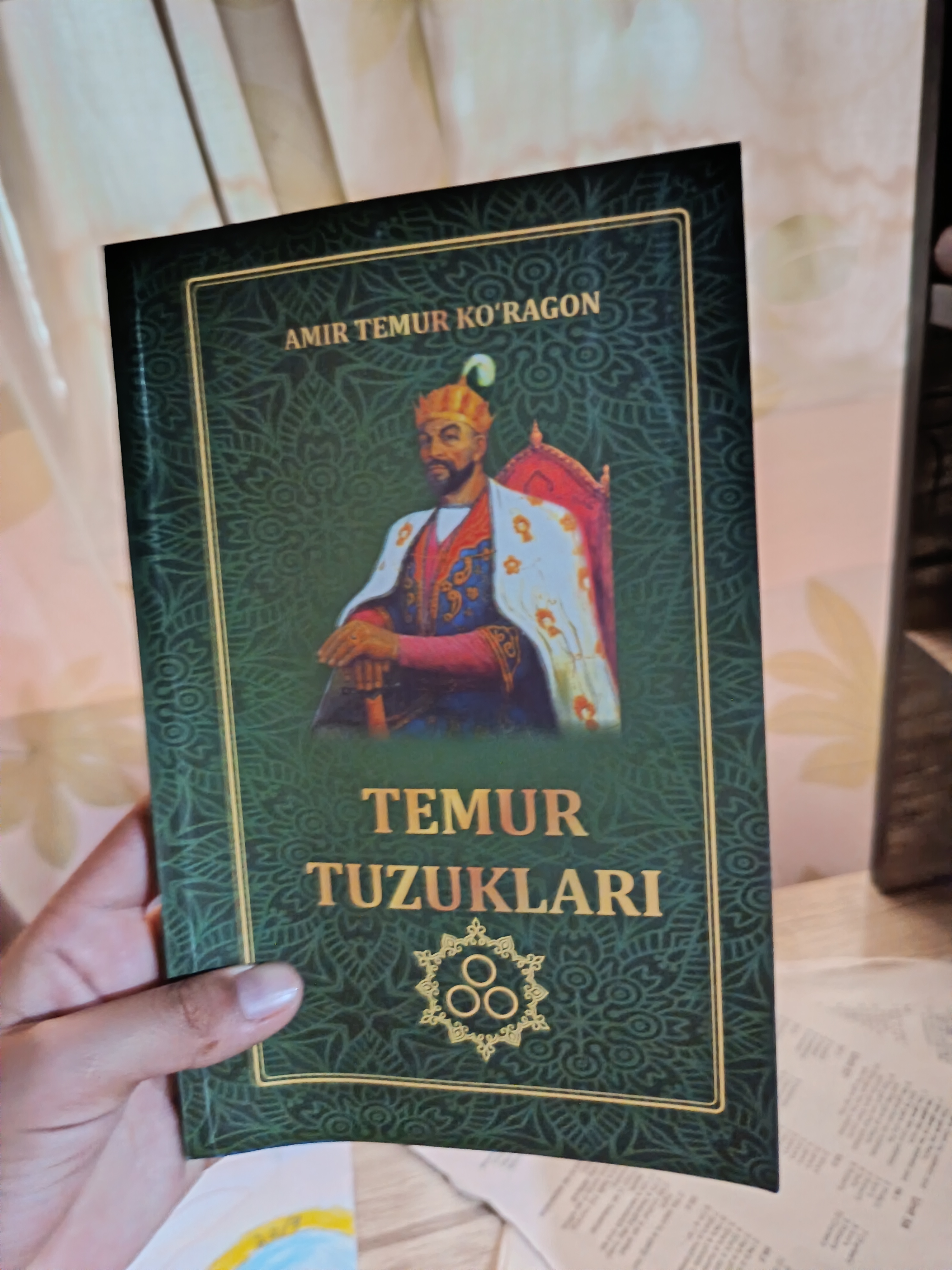 Темур тузуклари, Соҳибқирон, Амир Темур ҳақида ҳикоялар — тарихий китоблар