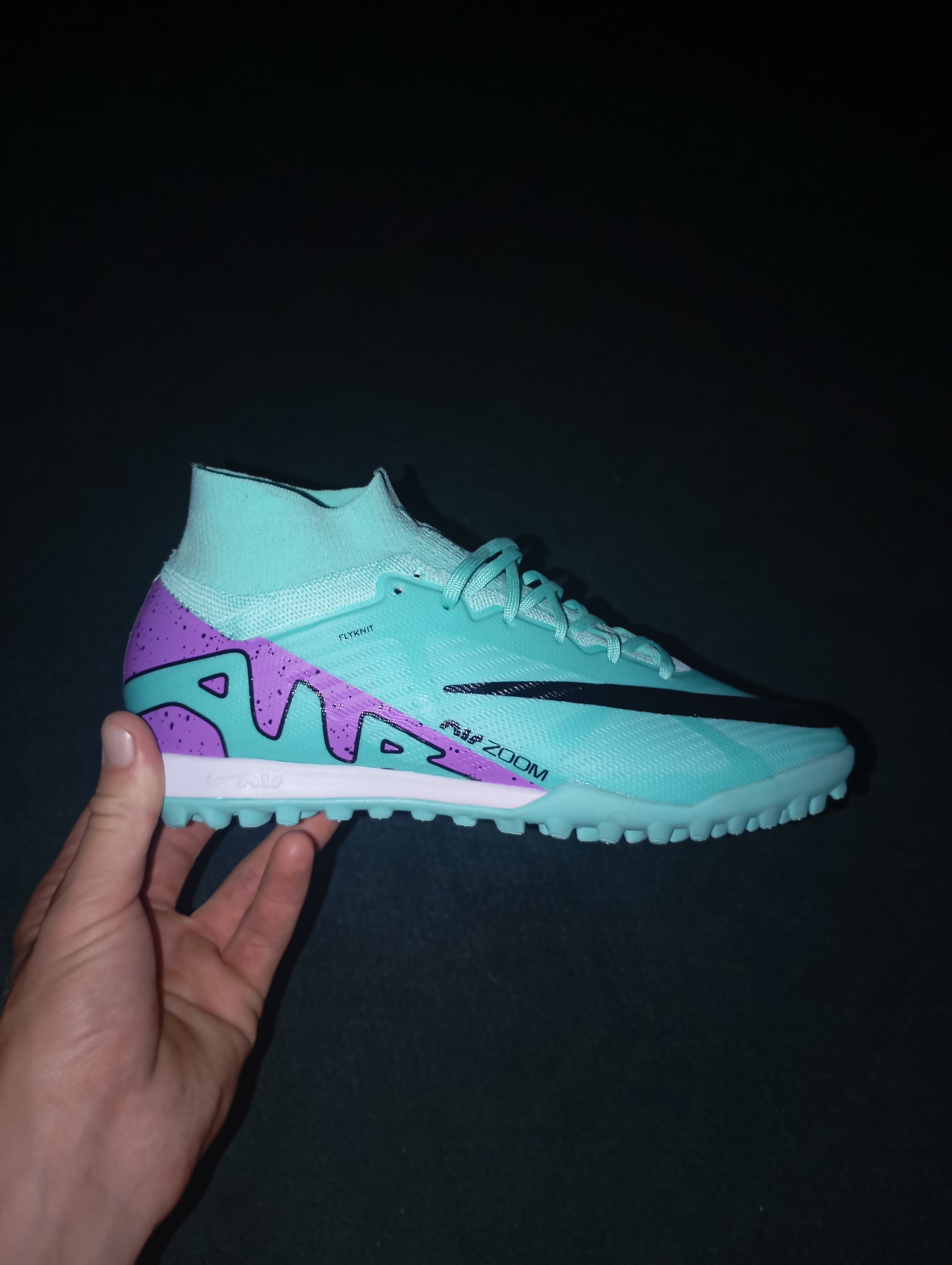 Футбольные сороконожки Nike Air Zoom. Профессиональная обувь