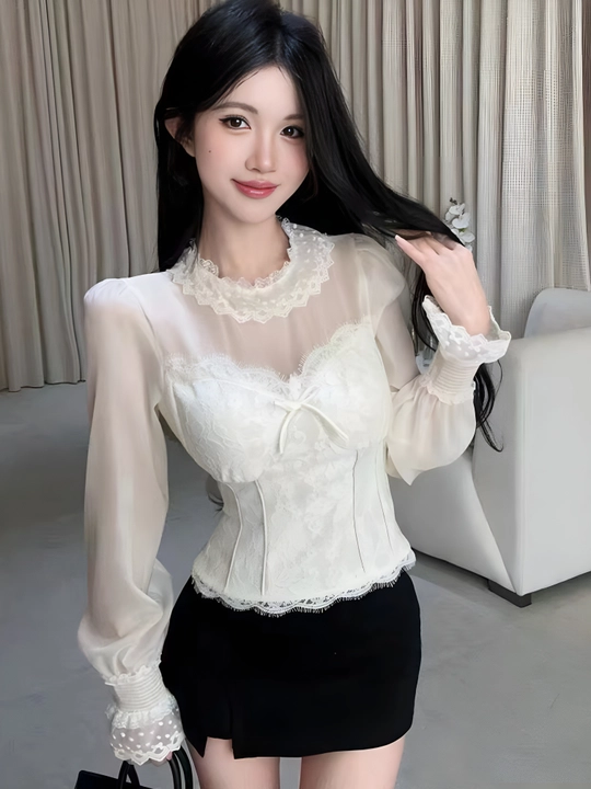 Ayollar uchun nafis oq bluzka