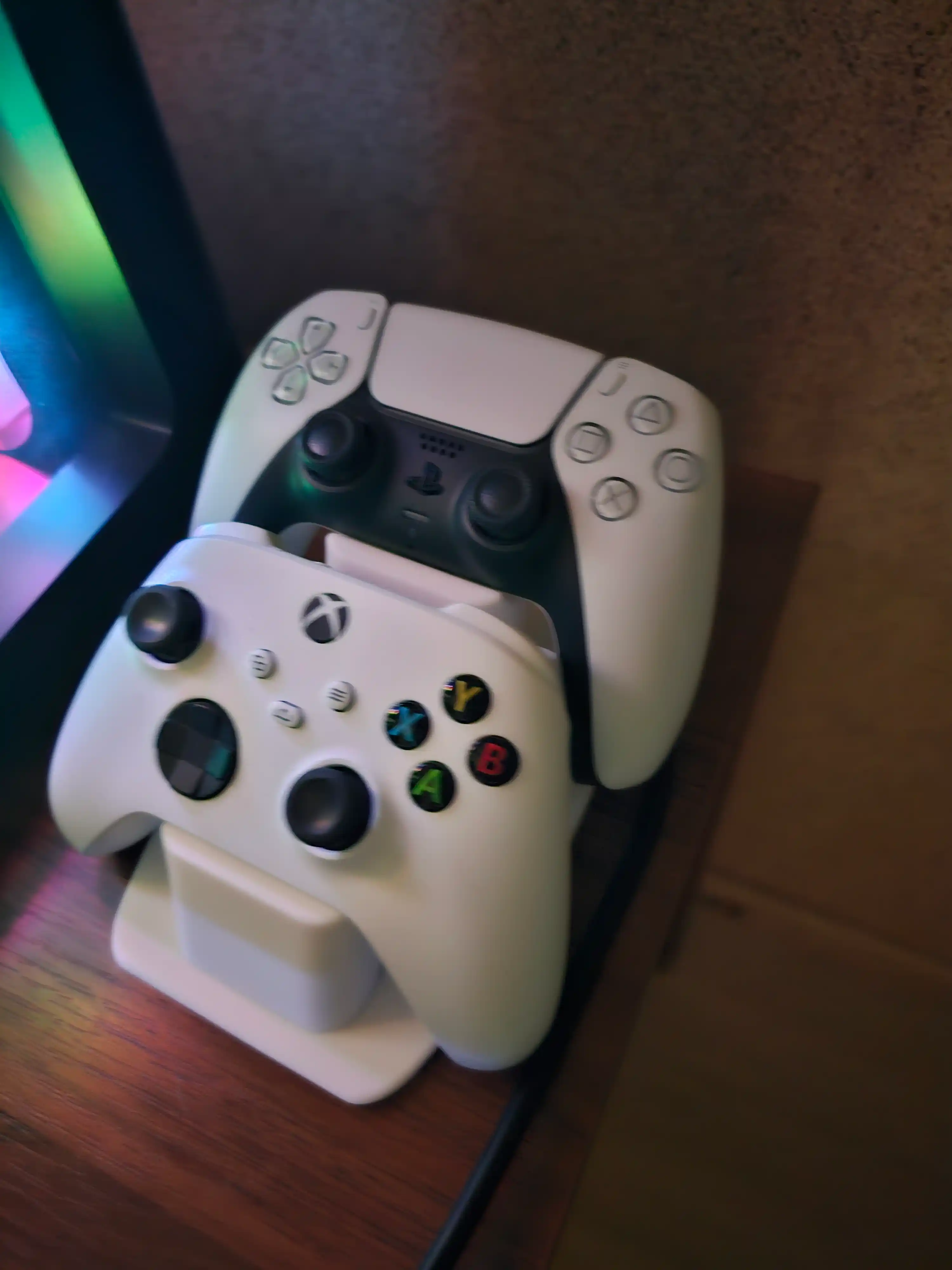 PlayStation va Xbox geympad uchun qulay universal taglik