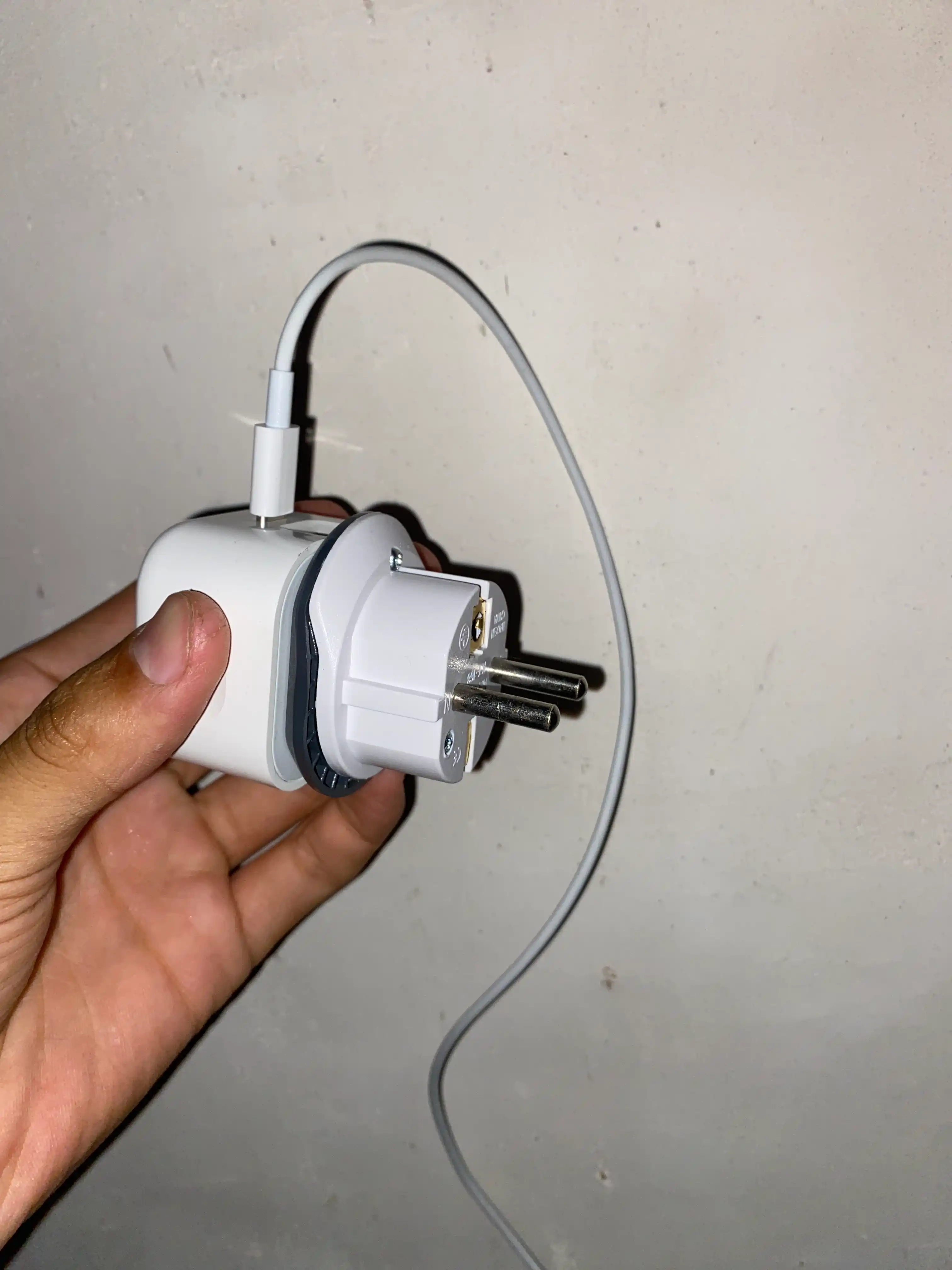 Evro va o'zbek rozetkalari uchun, universal adapter Merkan KT 168, terminator, 16 A
