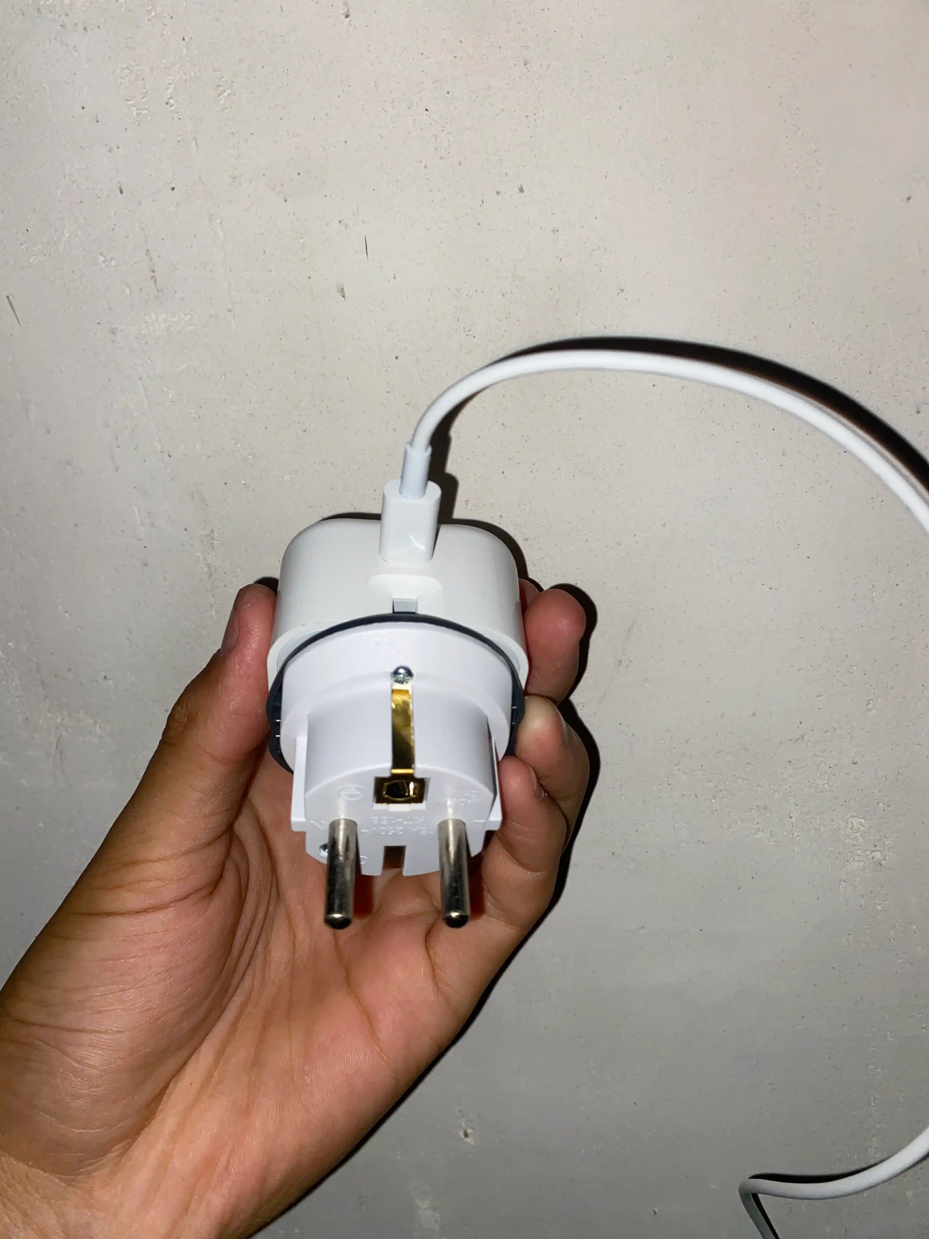 Evro va o'zbek rozetkalari uchun, universal adapter Merkan KT 168, terminator, 16 A