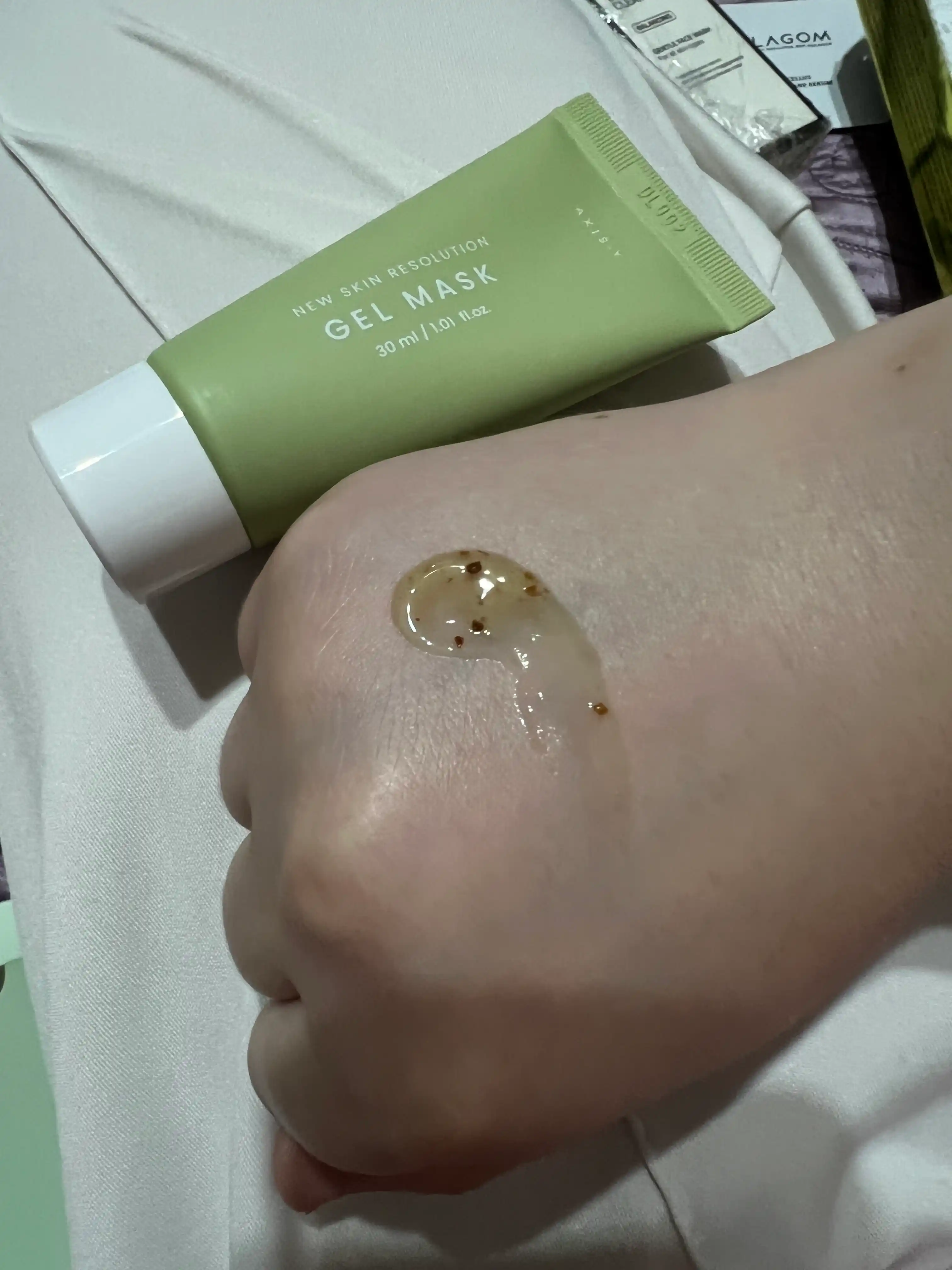 Очищающая глиняная маска для уменьшения пор AXIS-Y Mugwort Pore Off Pack - Gel Mask
