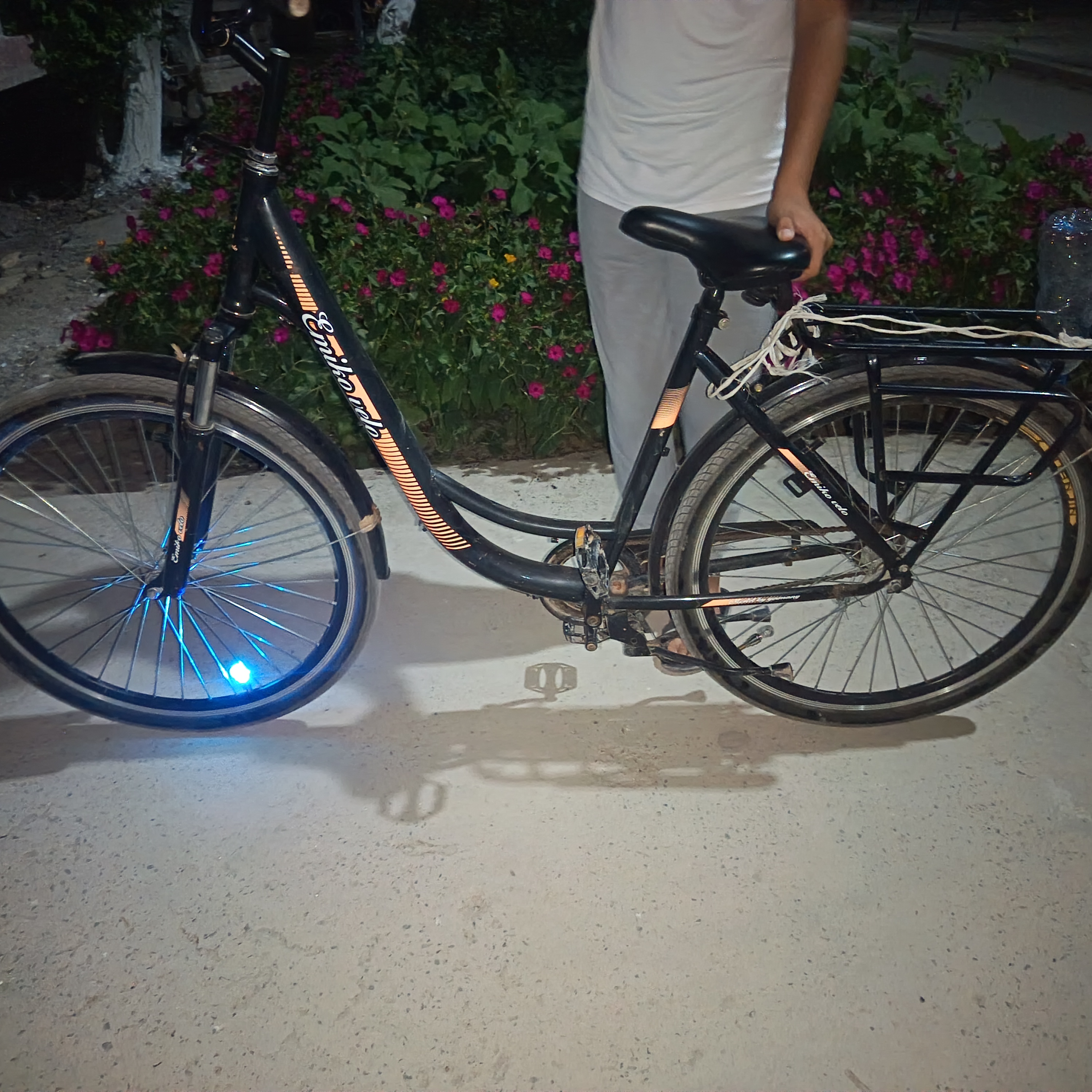 Old va orqa miltillovchi chiroqlar, velosiped g'ildiragi uchun, 2 dona