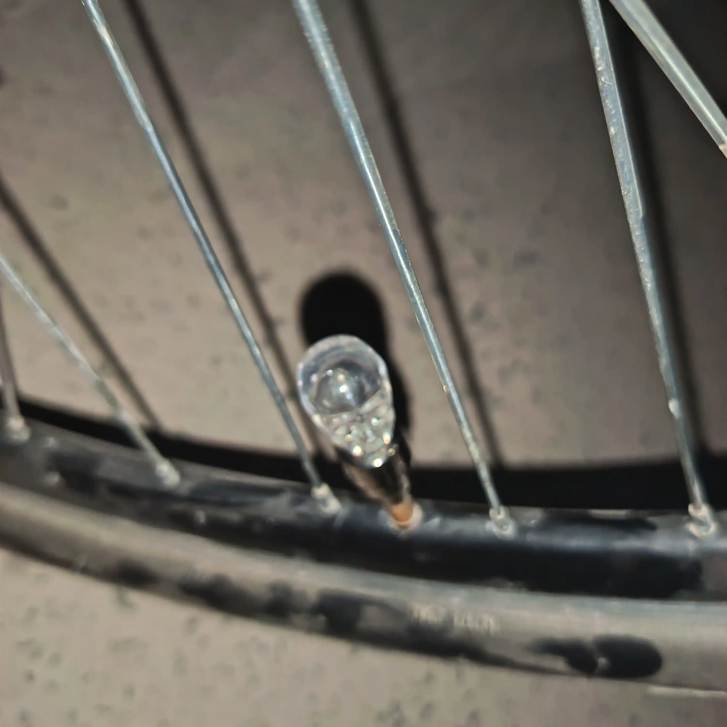 Old va orqa miltillovchi chiroqlar, velosiped g'ildiragi uchun, 2 dona