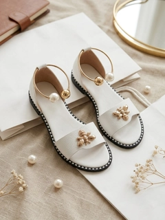 Белый