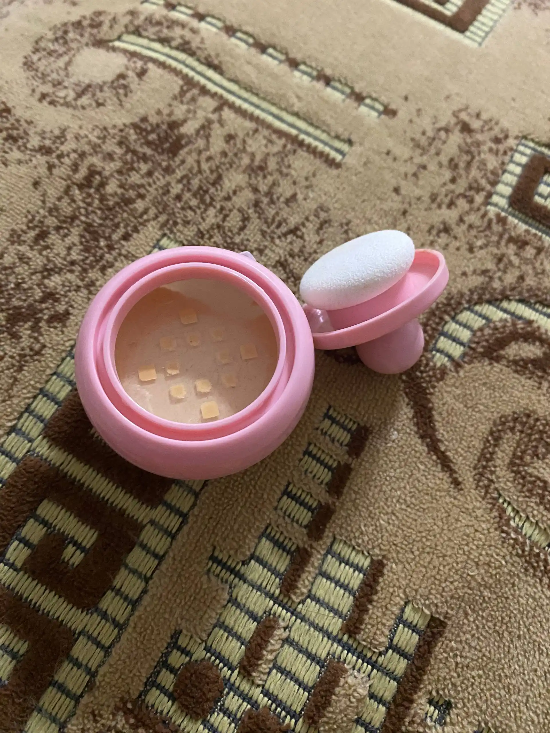 Yuz uchun maydalangan upa Huda Beauty, 25 g, matlovchi va pardozni saqlovchi