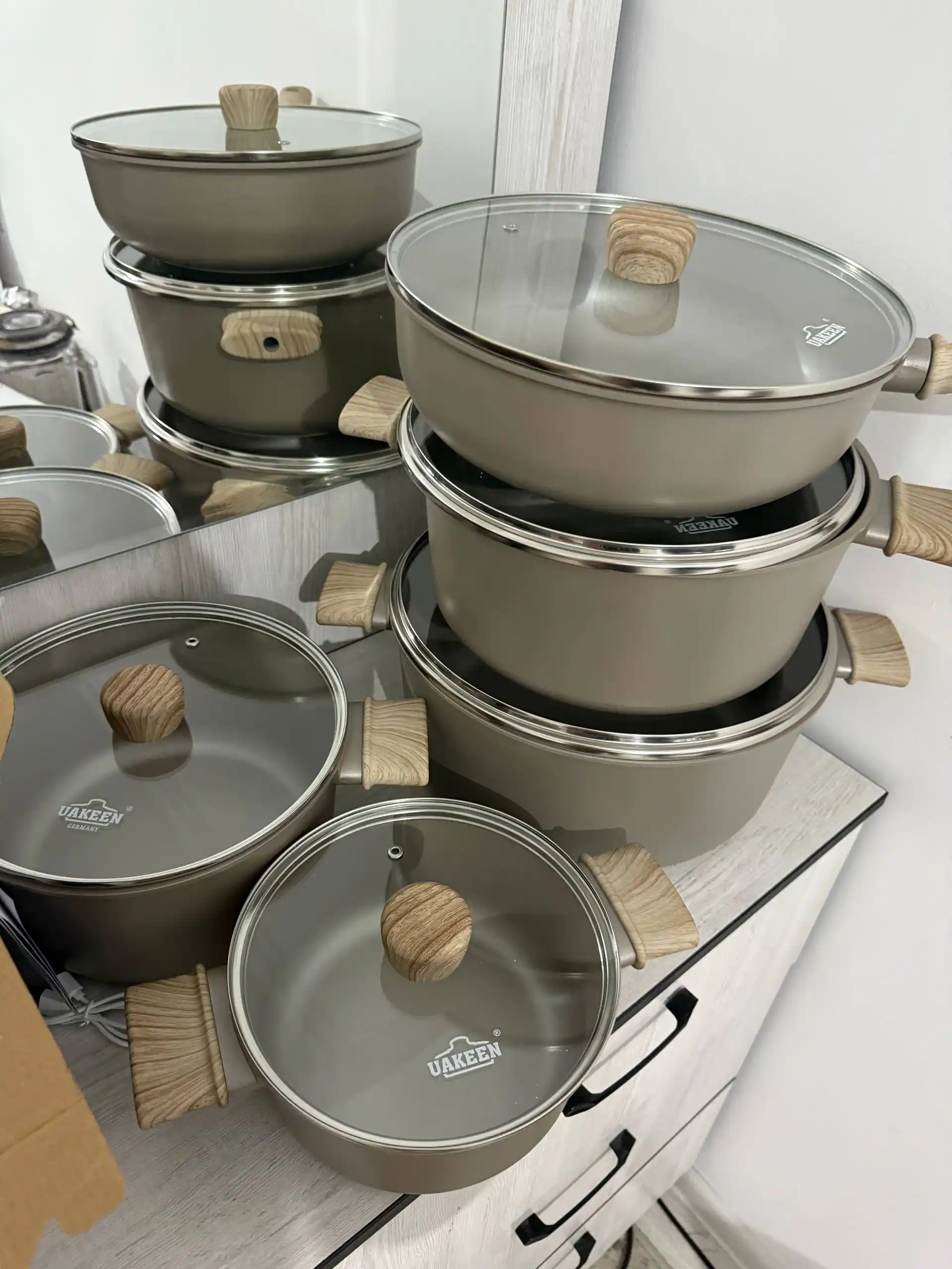Premium granit qozonlari, yopishmaydigan qoplamali va yog‘och tutqichli