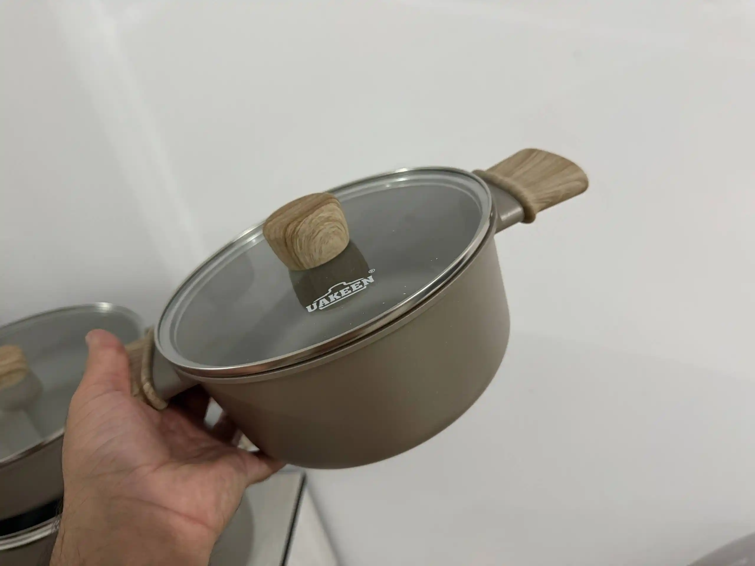 Premium granit qozonlari, yopishmaydigan qoplamali va yog‘och tutqichli