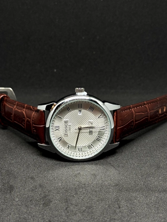 Наручные часы Tissot 1853 — классический дизайн, кварцевый механизм, кожаный ремешок