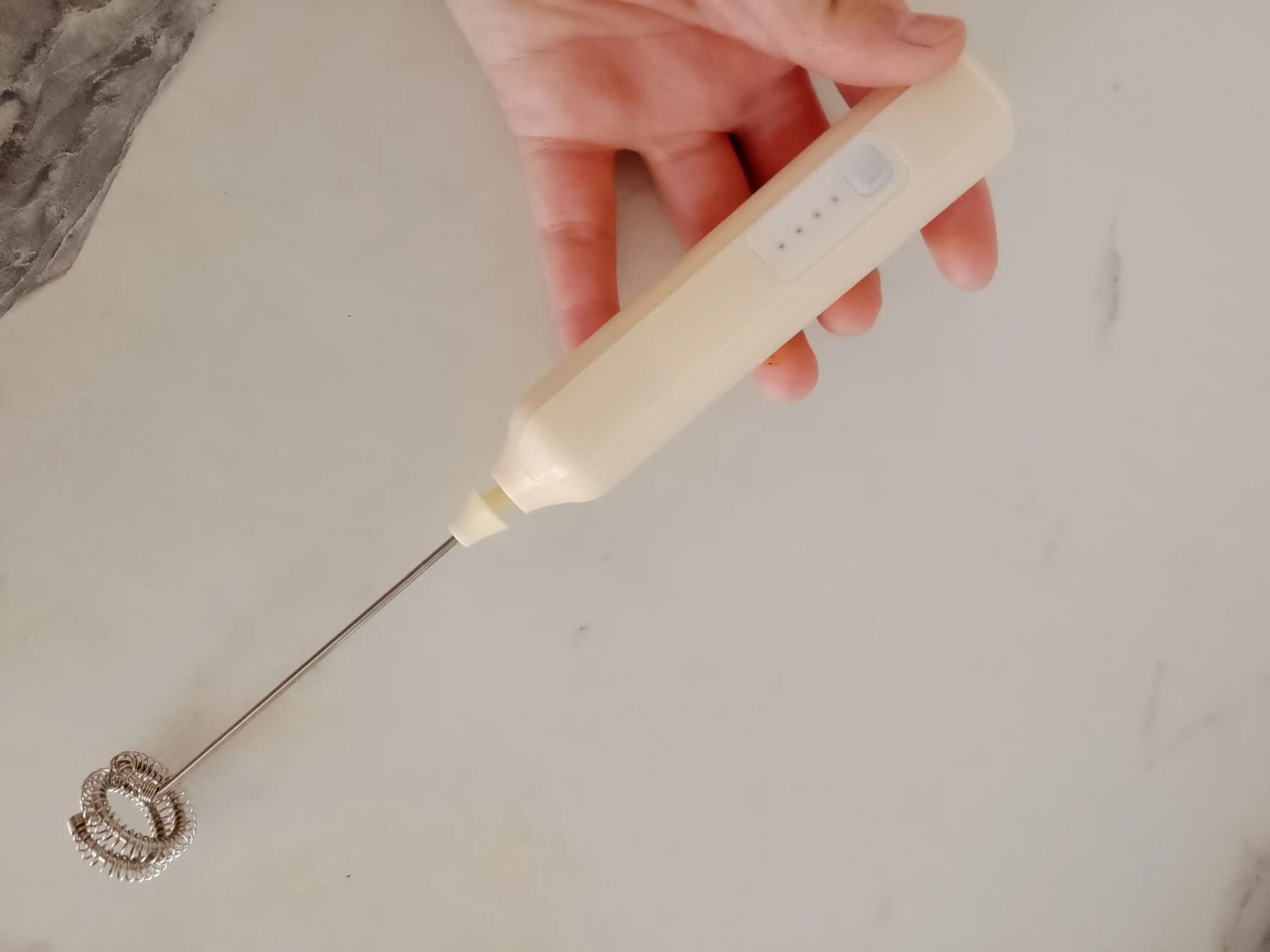 Kapuchinator, 3 tezlikli sozlamali elektr sut ko'piklagich