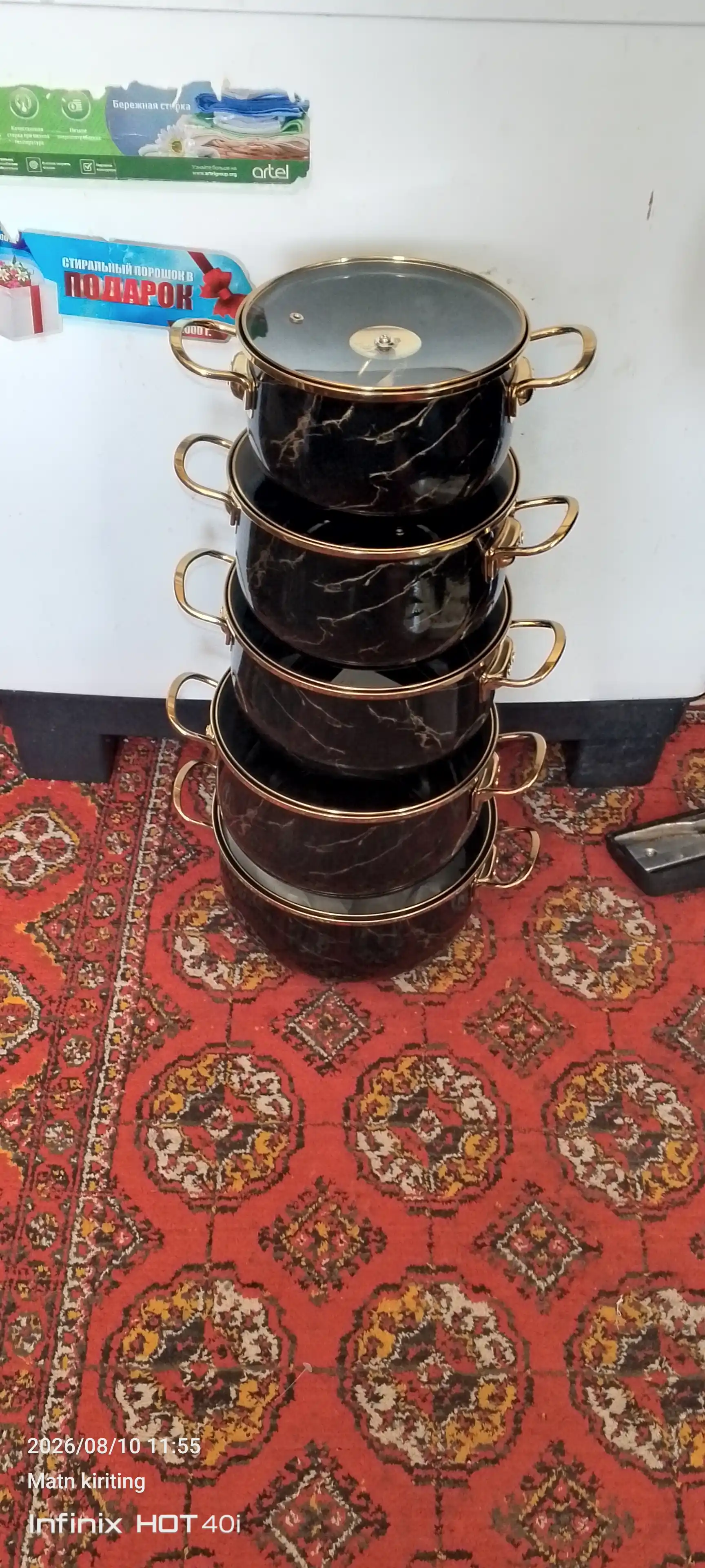 Emalli qozon to‘plami oltin tutqichli, shisha qopqoqli — 18–28 sm, barcha plitalar uchun