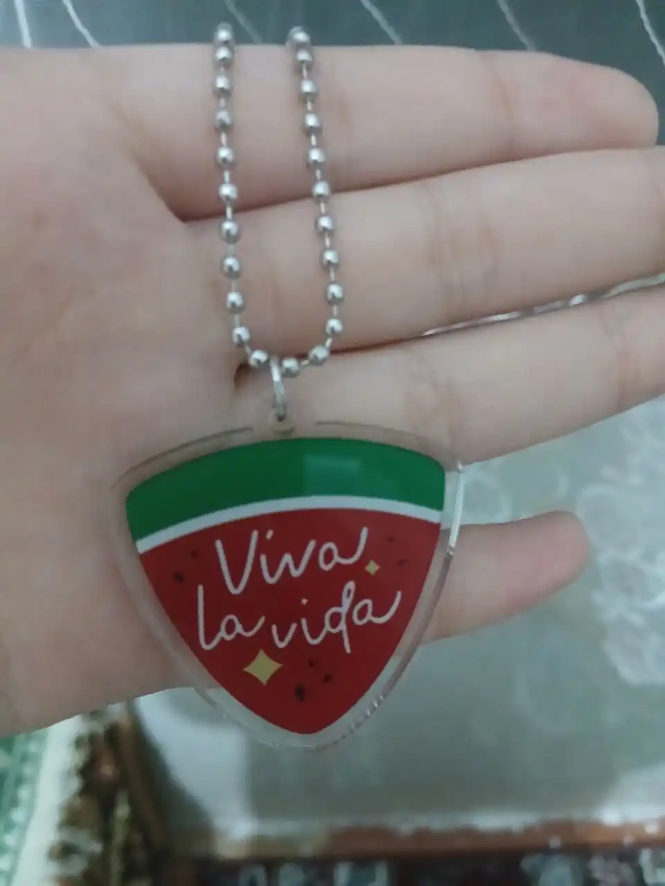 Viva La Vida tarvuz shaklidagi zanjir kulon – “Yaltiroq tarvuz” seriali uslubida, aksessuari