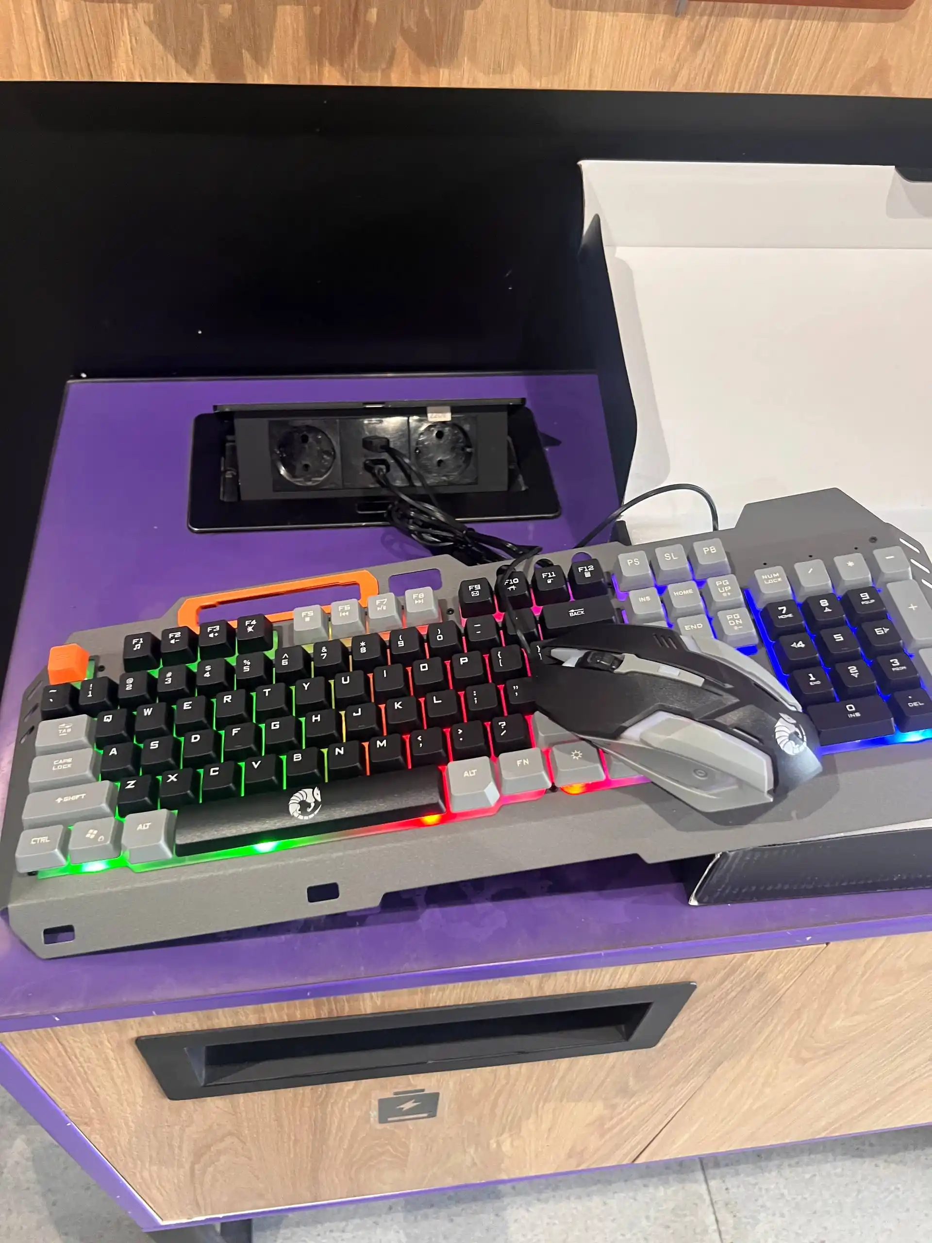 RAIKU T16 RGB Light Игровой комплект Клавиатура + Мышь USB