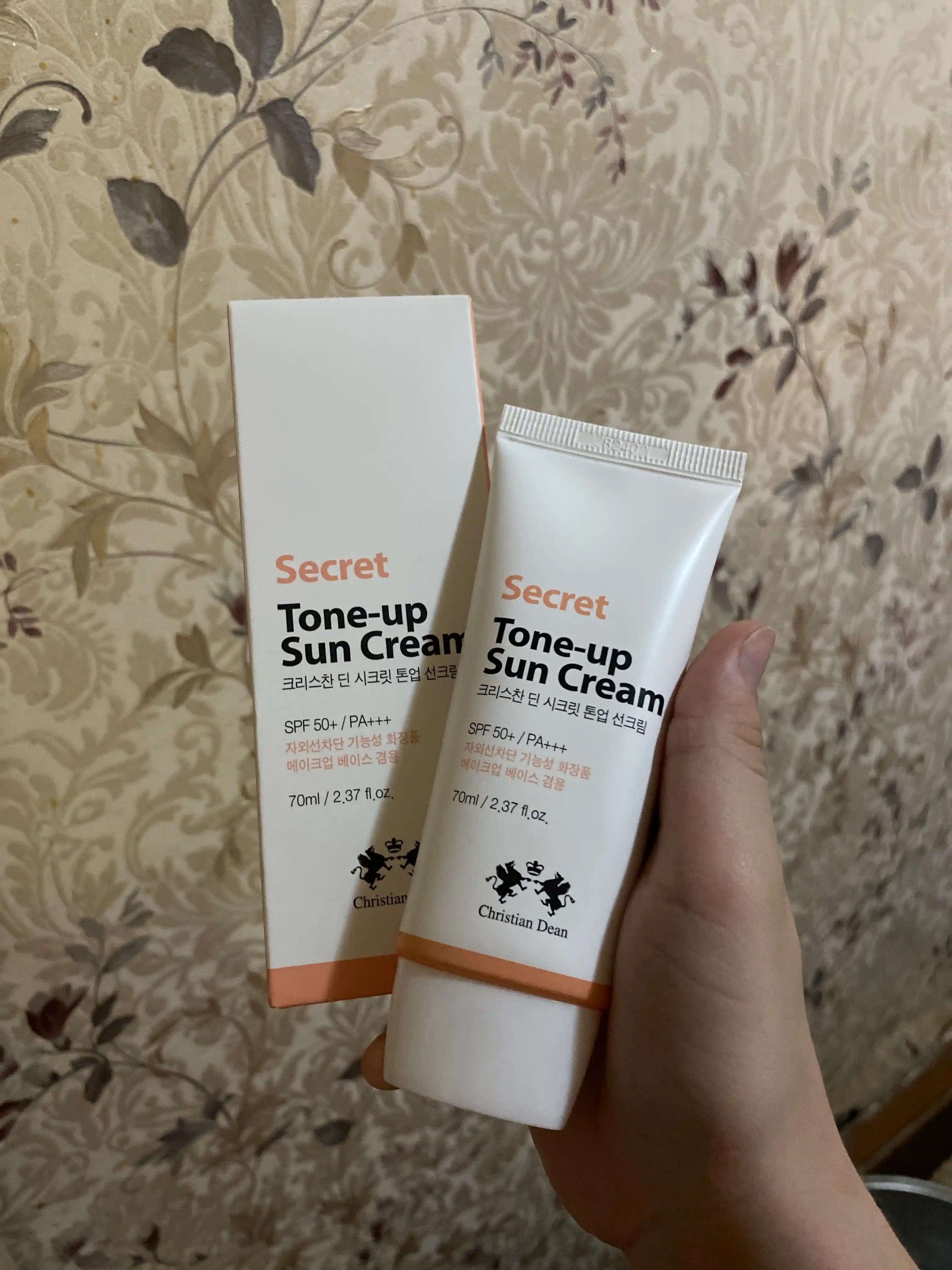 Christian Dean Secret Tone-Up Sun Cream SPF50+ quyoshdan himoya qiluvchi krem