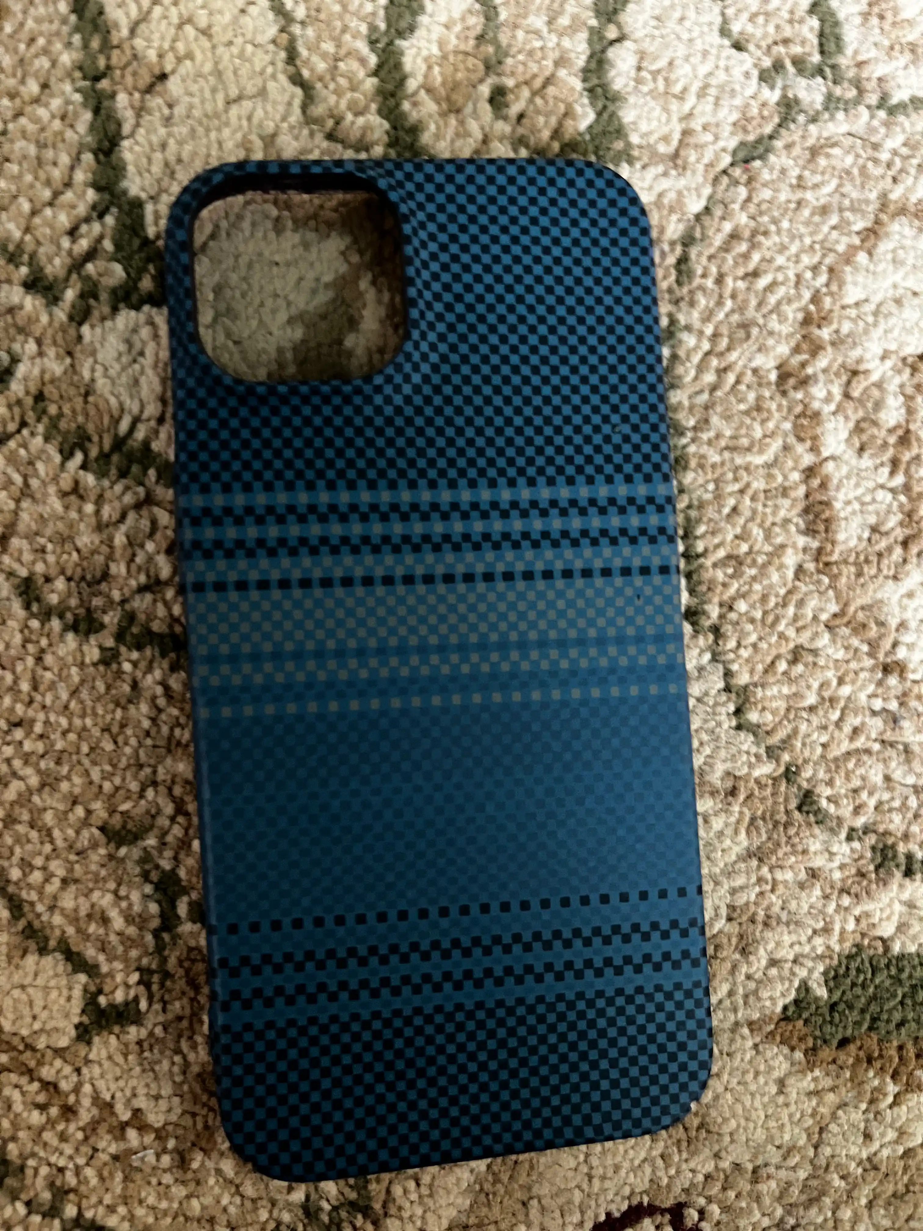 IPhone X, XR, 11, 12, 13, 14, 15, 16, 17 Pro, Pro Max uchun qattiq karbon g‘ilof