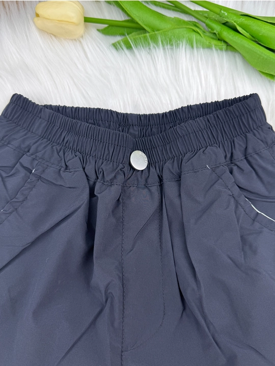 To‘q ko‘k rangli tez quriydigan to‘rli sport shortiklari, 6-10 yosh