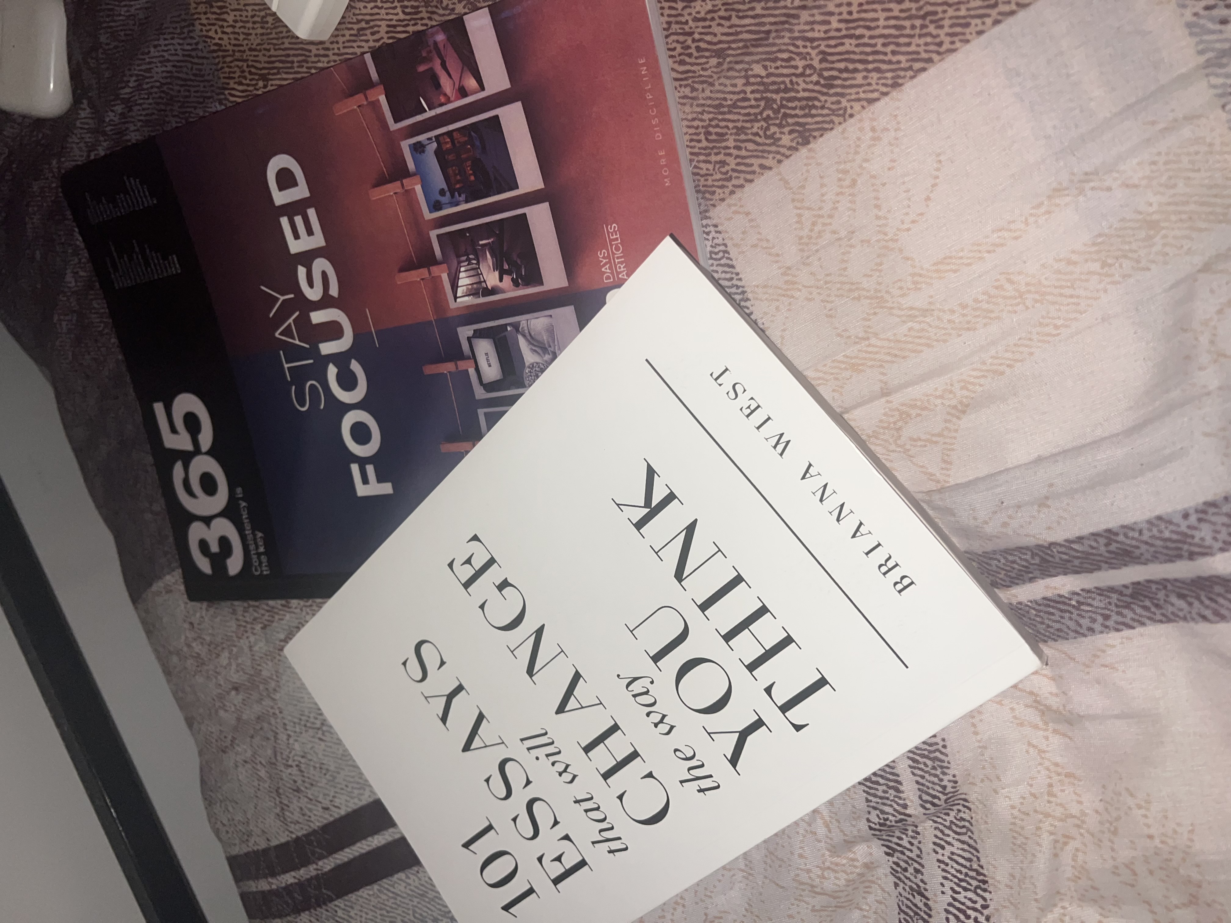365 Magazine - Stay Focused - ARTICLE BOOK