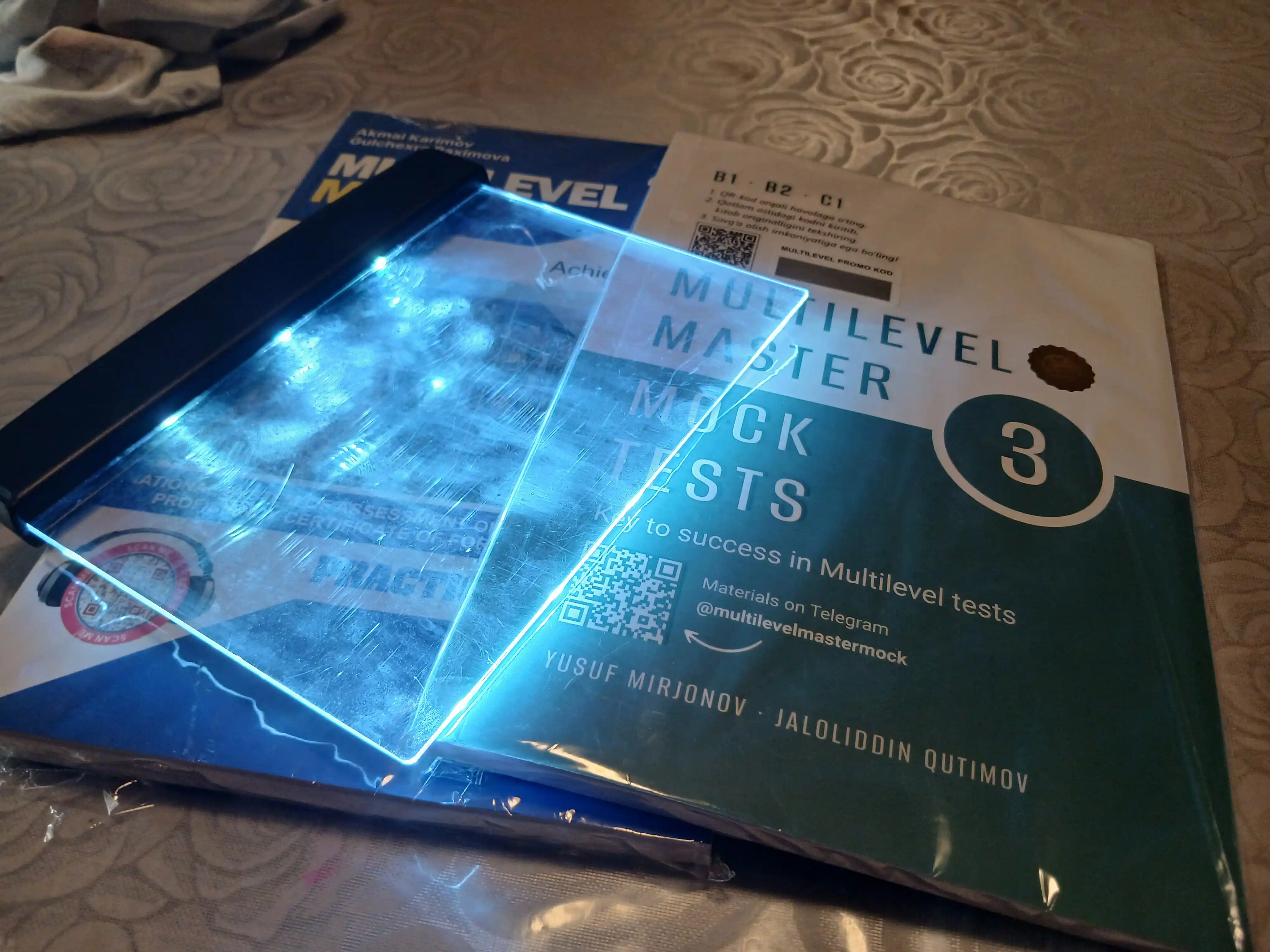 Multilevel top Mock Listening, Reading, Practice tests, Achiever C1 with answers