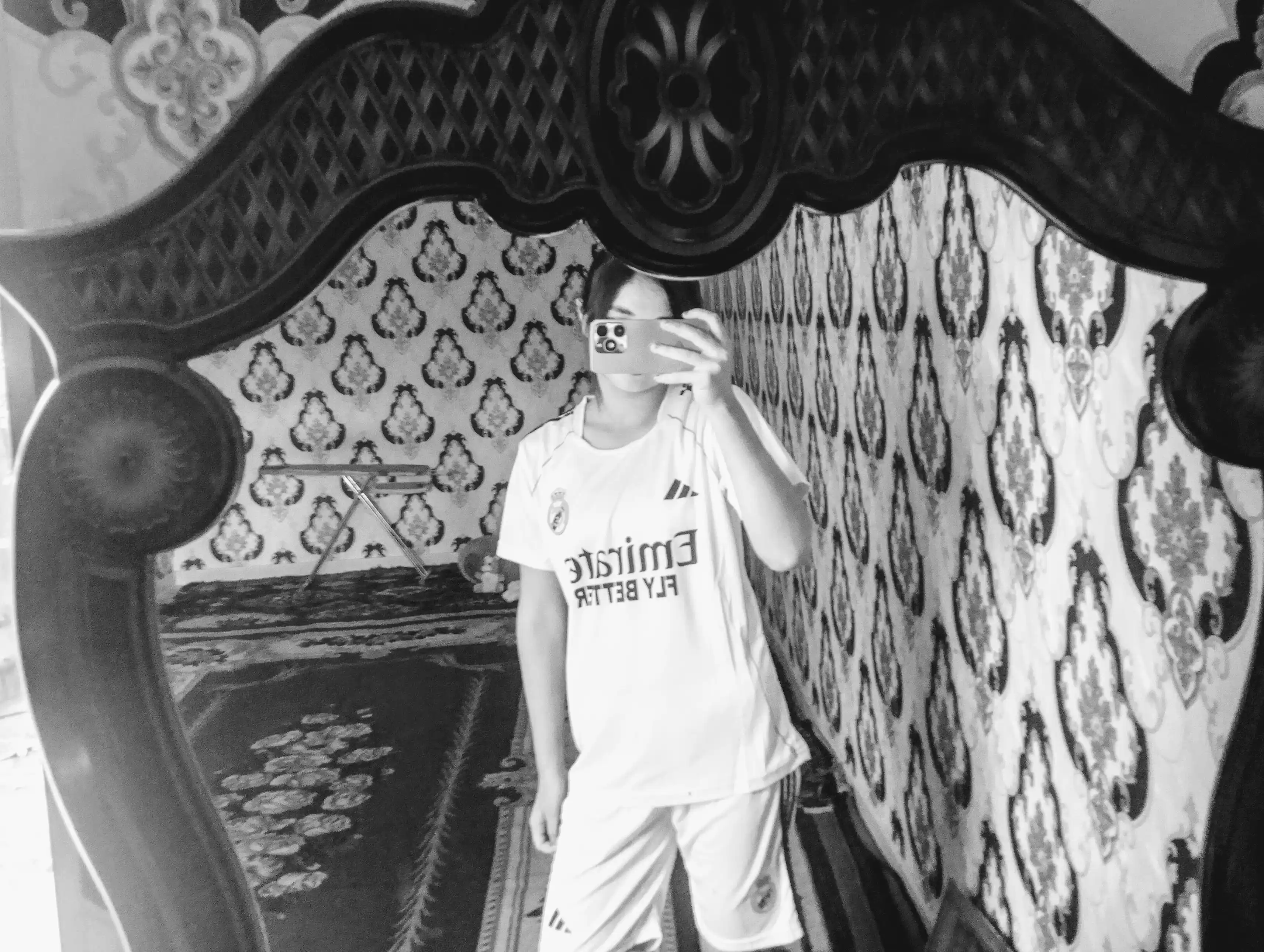 Futbol formasi ''REAL MADRID'', uy va safar uchrashuvlari uchun, 2025-26