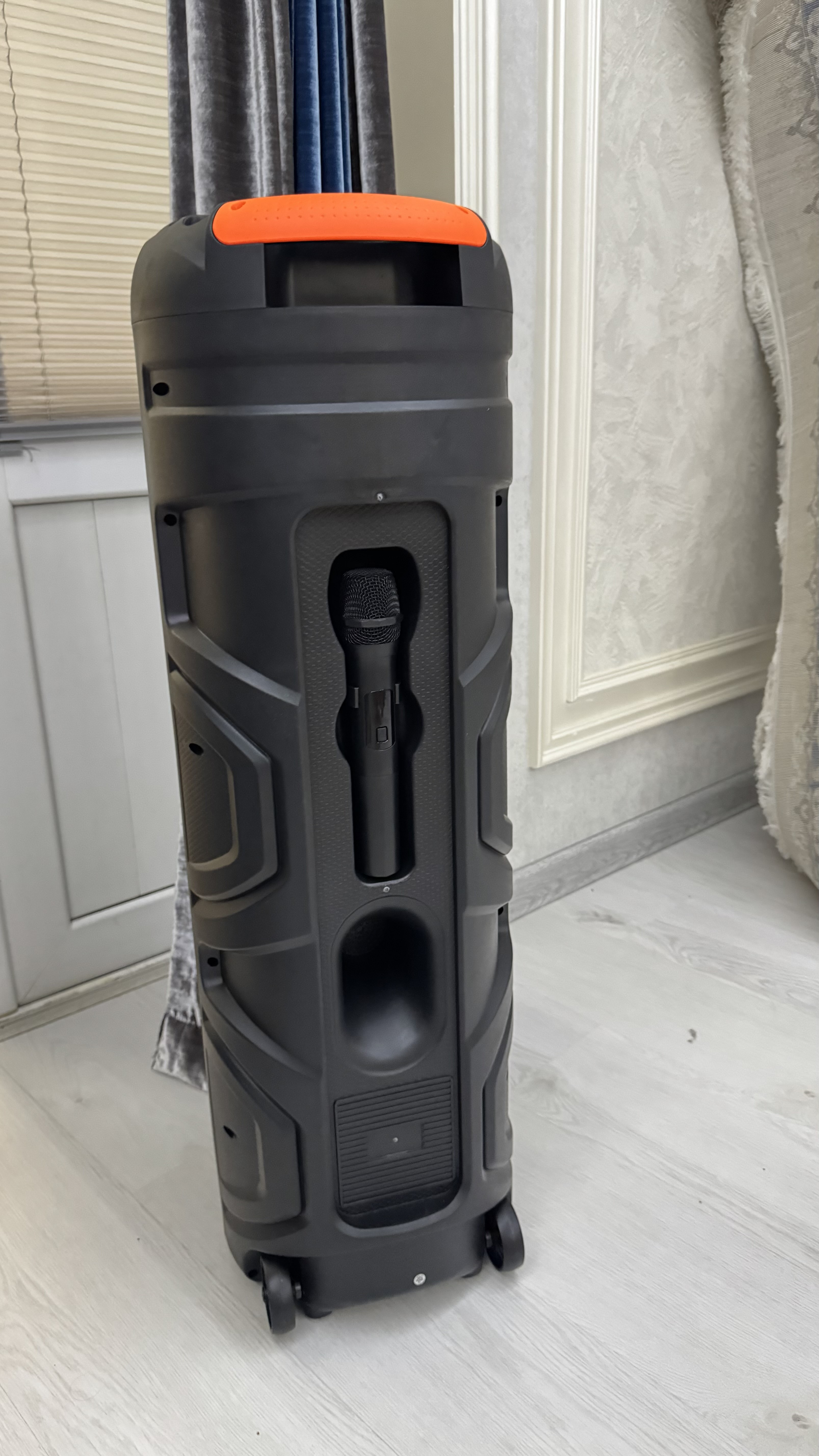 Karaoke kolonka, Bluetooth, simsiz mikrofonli, RGB chiroqli, 90×30 sm