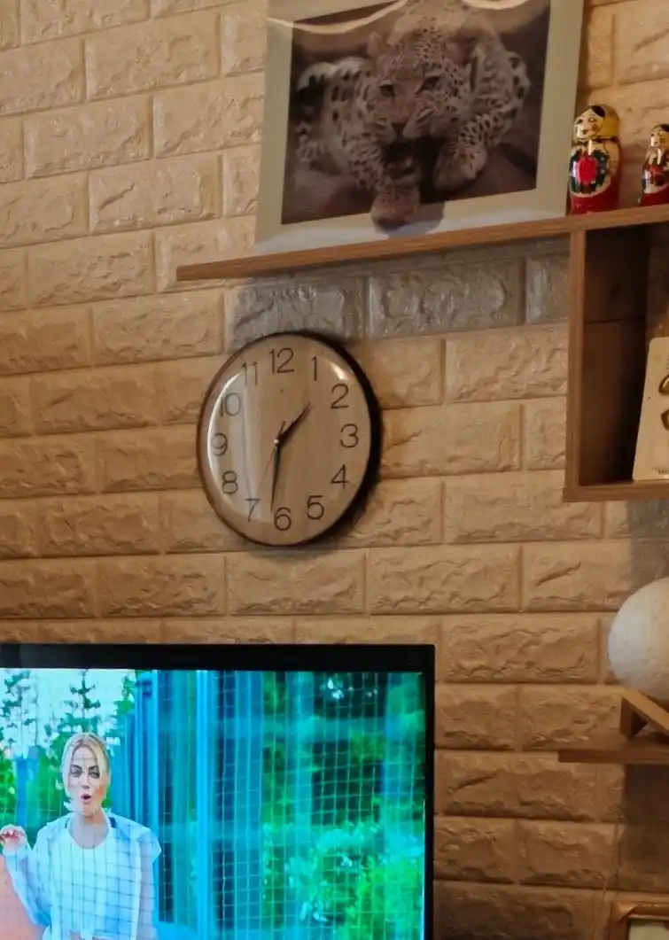 Ovozsiz dumaloq devor soati, diametri 25 sm, sovg'a sifatida batareya