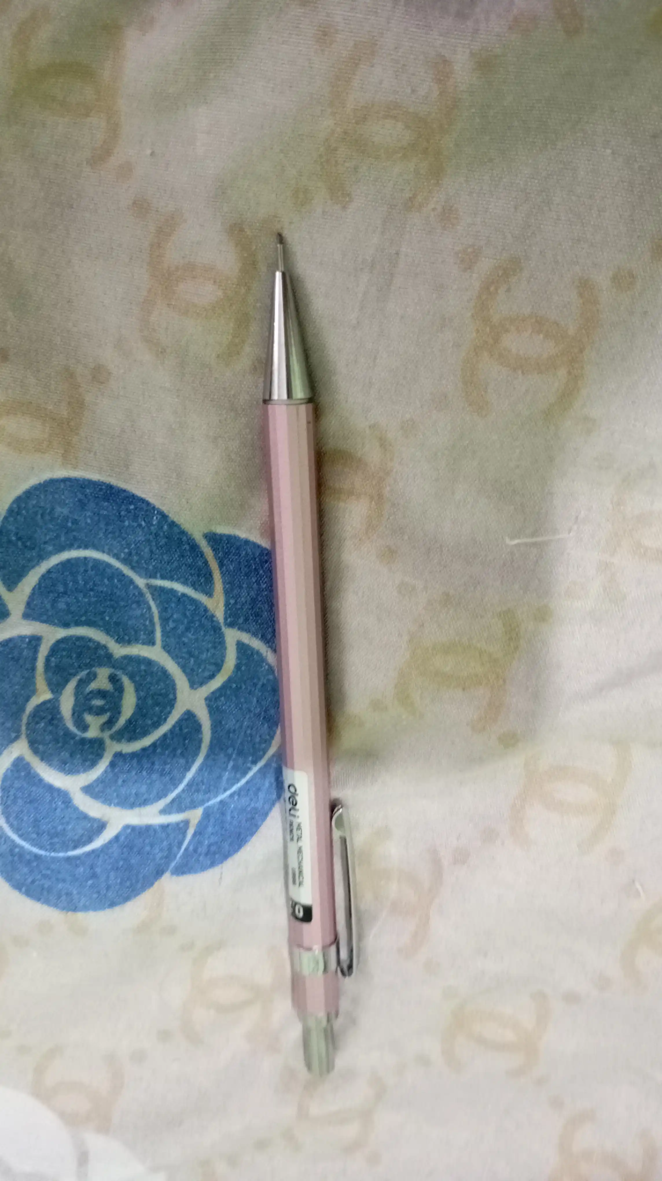 Mexanik qalam U998 Deli, 0.7 mm