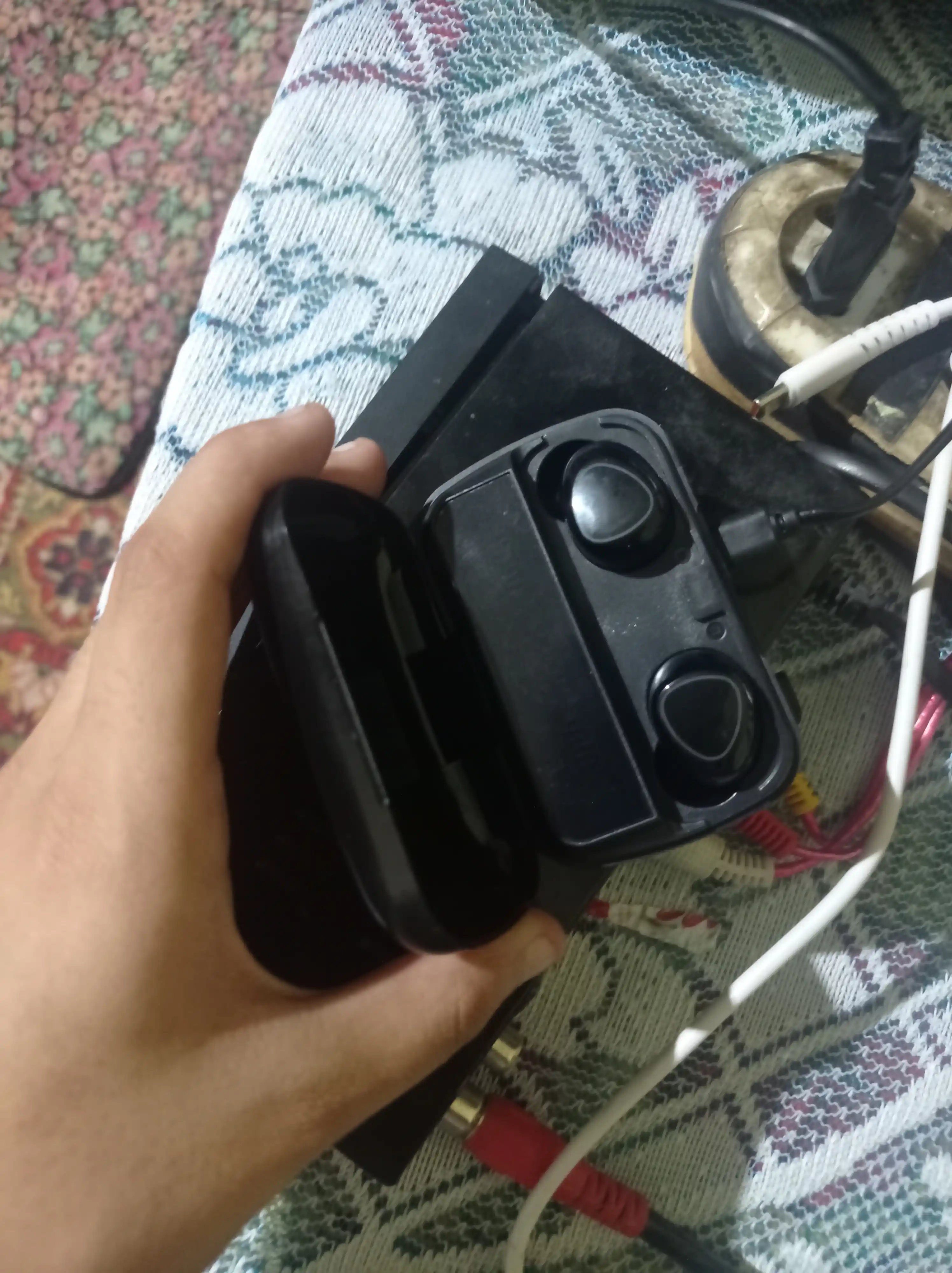 Наушники M10, M19 с чистым звуком и длительным временем работы от батареи