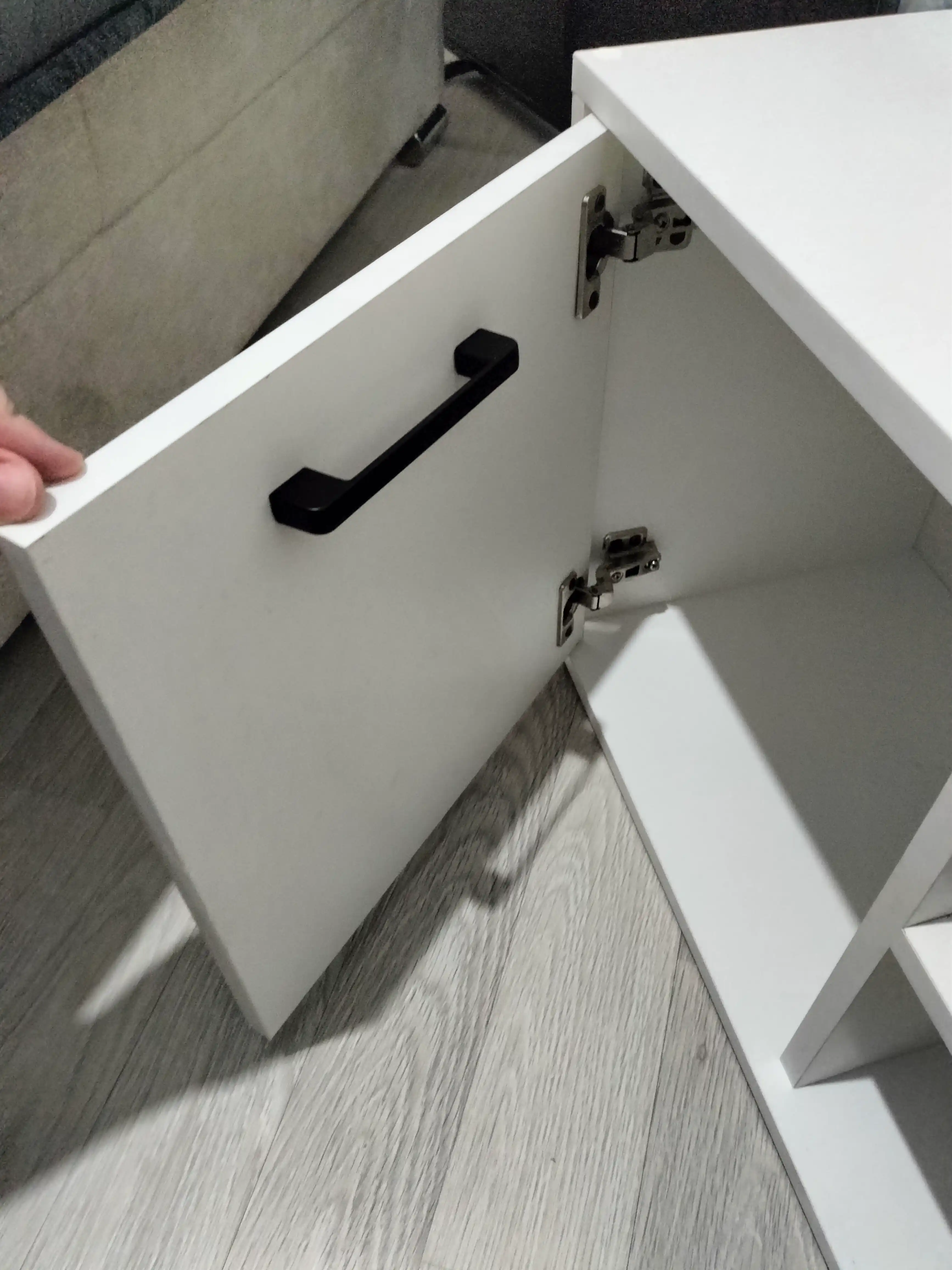 TV01.TV Tumba LDSP – zamonaviy televizor shkafi, mehmonxona uchun minimalist TV stend