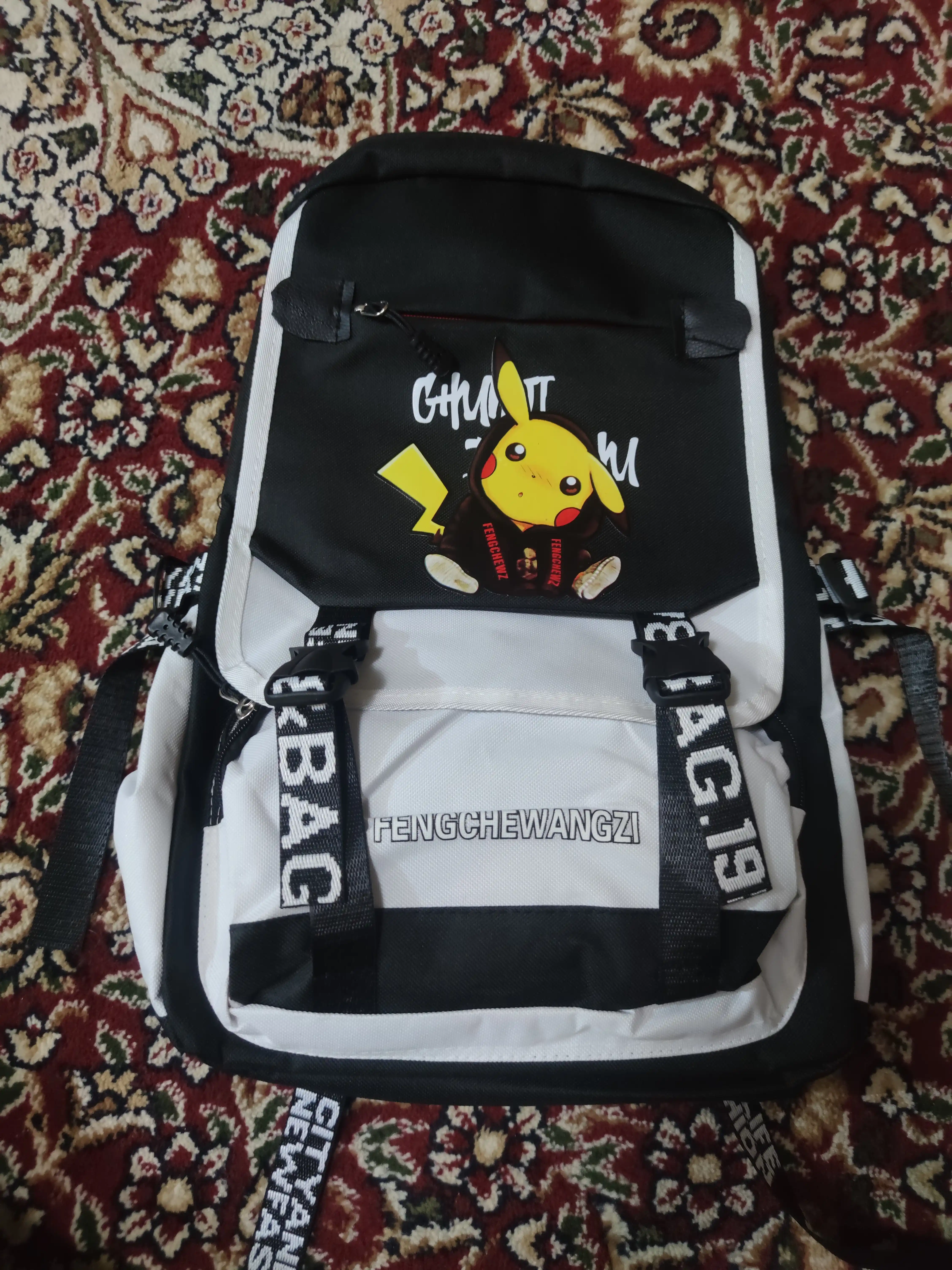 Universal, shahar, o‘qish, sayohat, kundalik, Pikachu ryukzagi