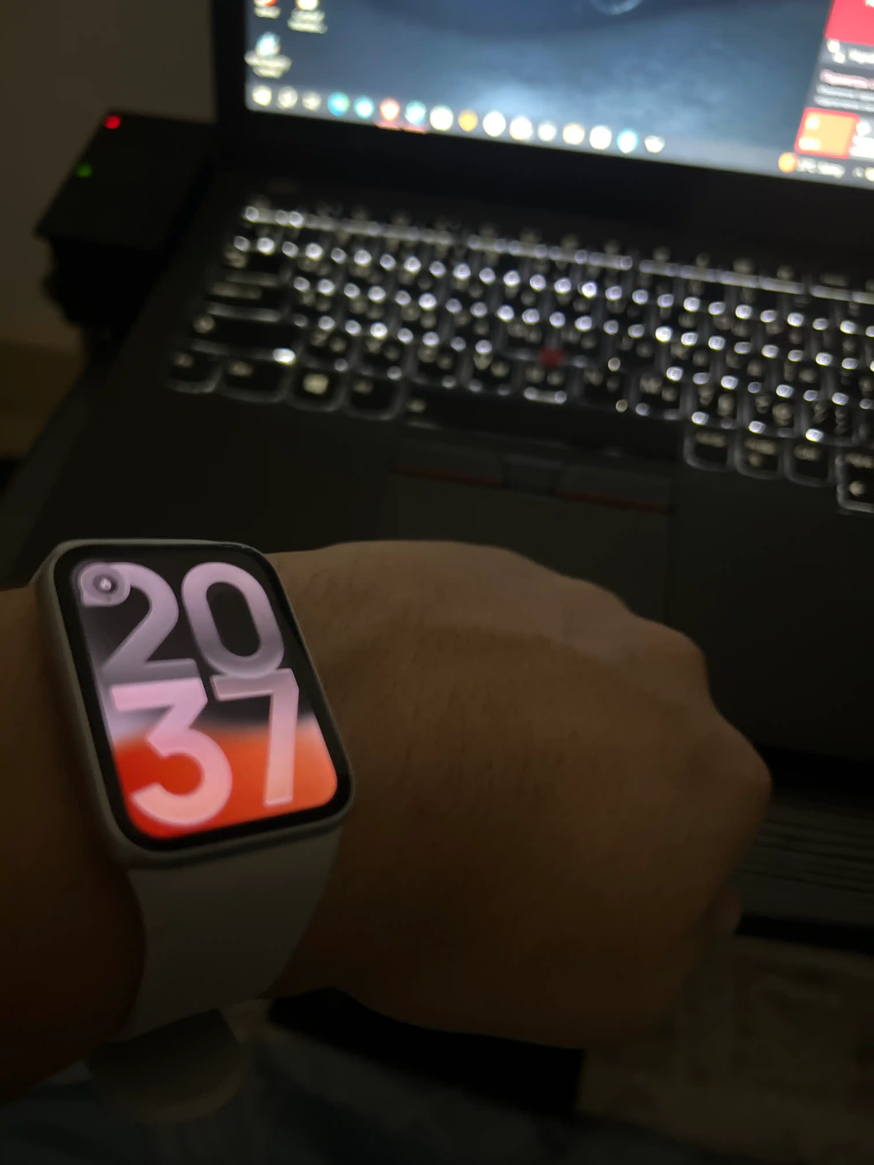 Фитнес-браслет Xiaomi Smart Band 10 Pro толщиной 9,7 мм, отслеживает сон