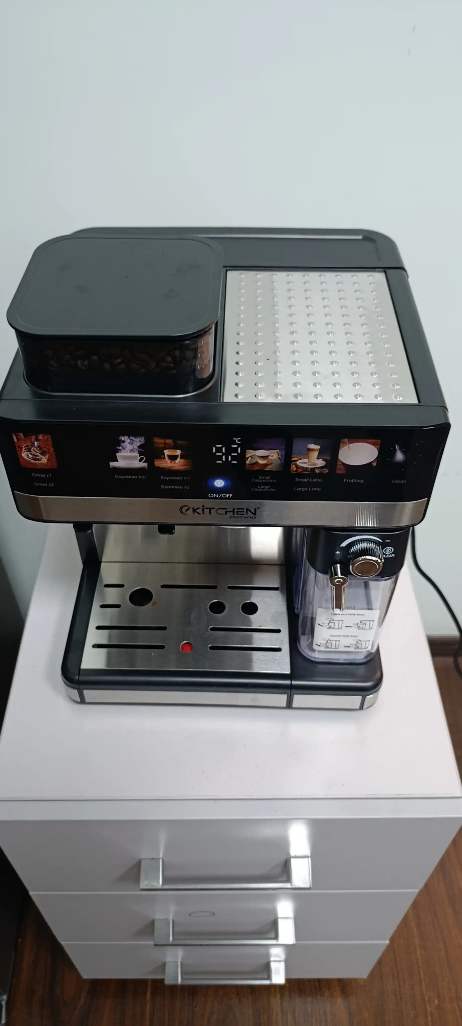Kompensator va kapuchino qaynatgichli professional qahva mashinasi Kitchen011