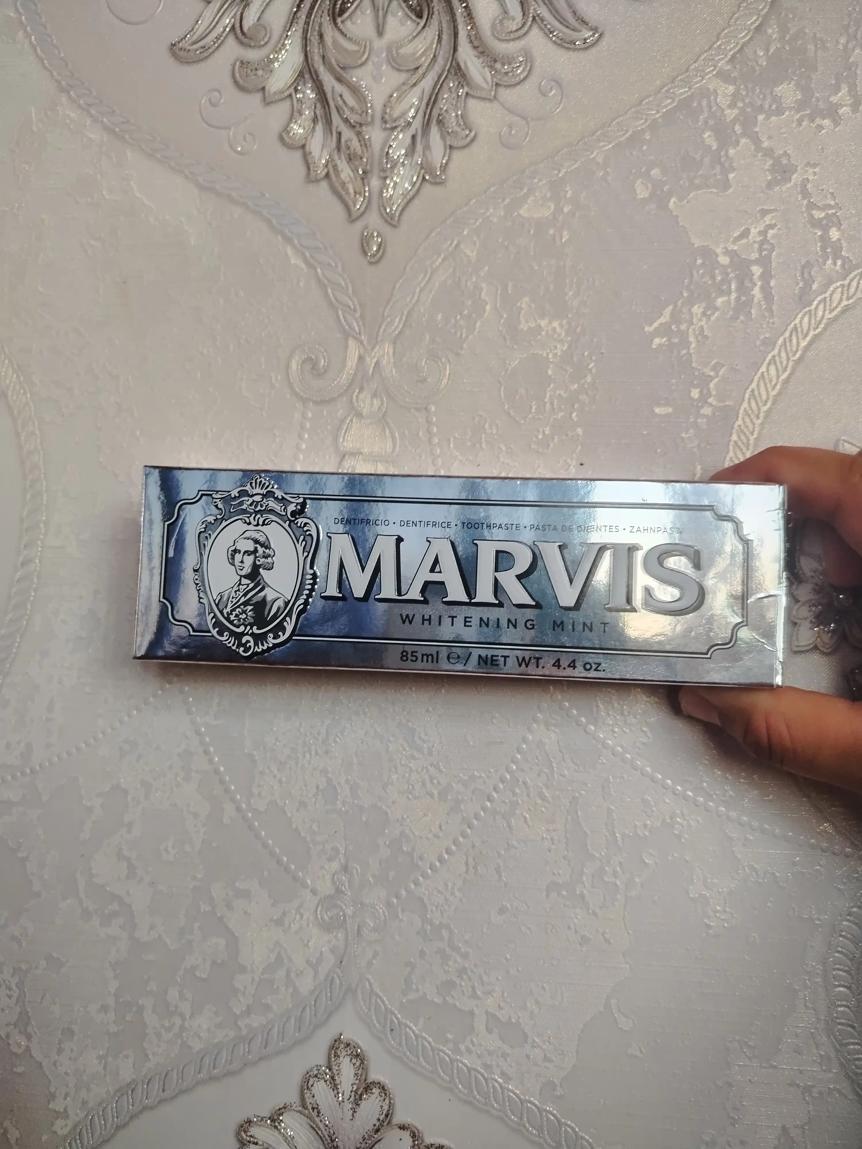 Зубная паста с отбеливающим эффектом, MARVIS Amarelli Licorice Mint, 85 мл