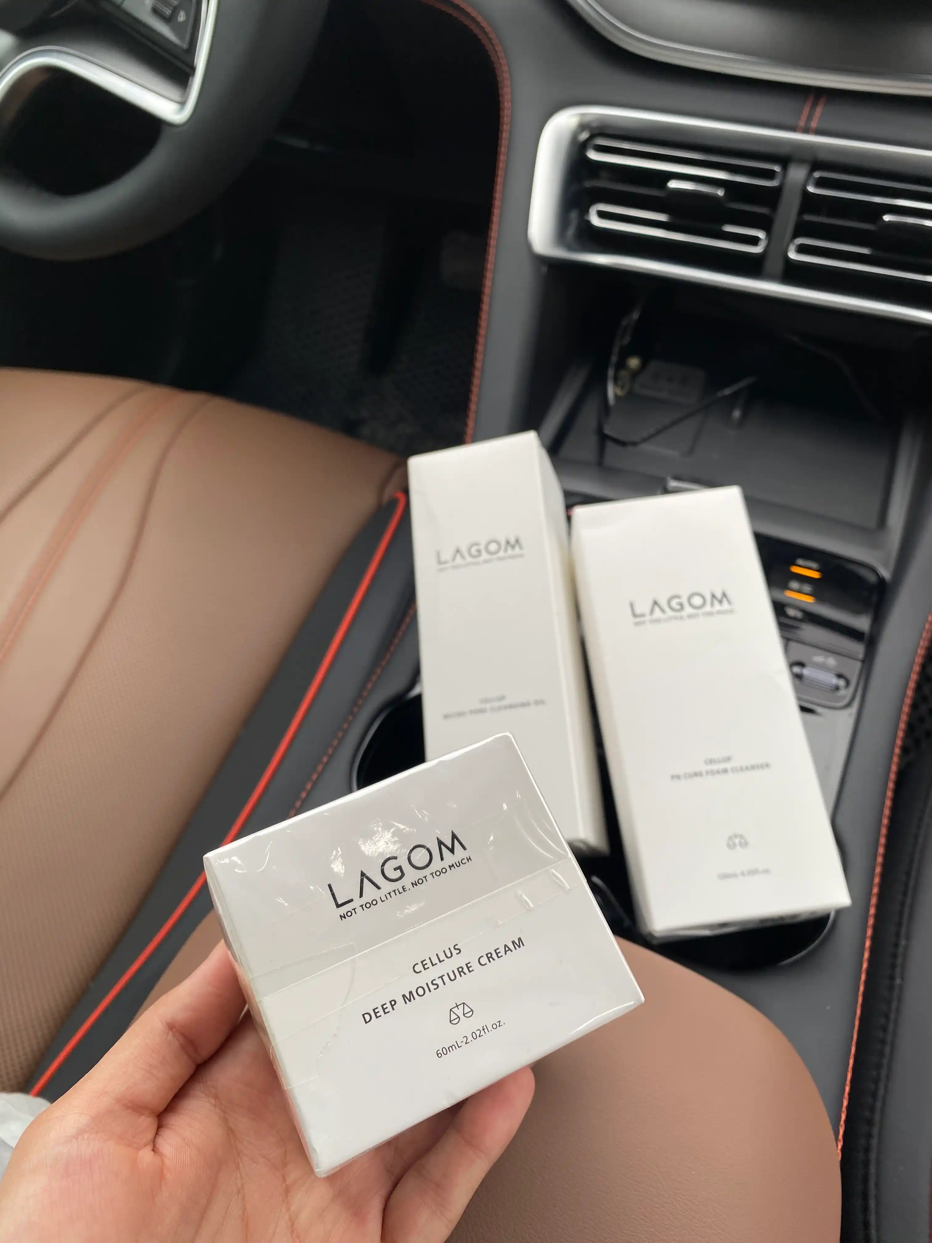Ayollar va qizlar uchun yuz uchun namlantiruvchi krem, 60 ml