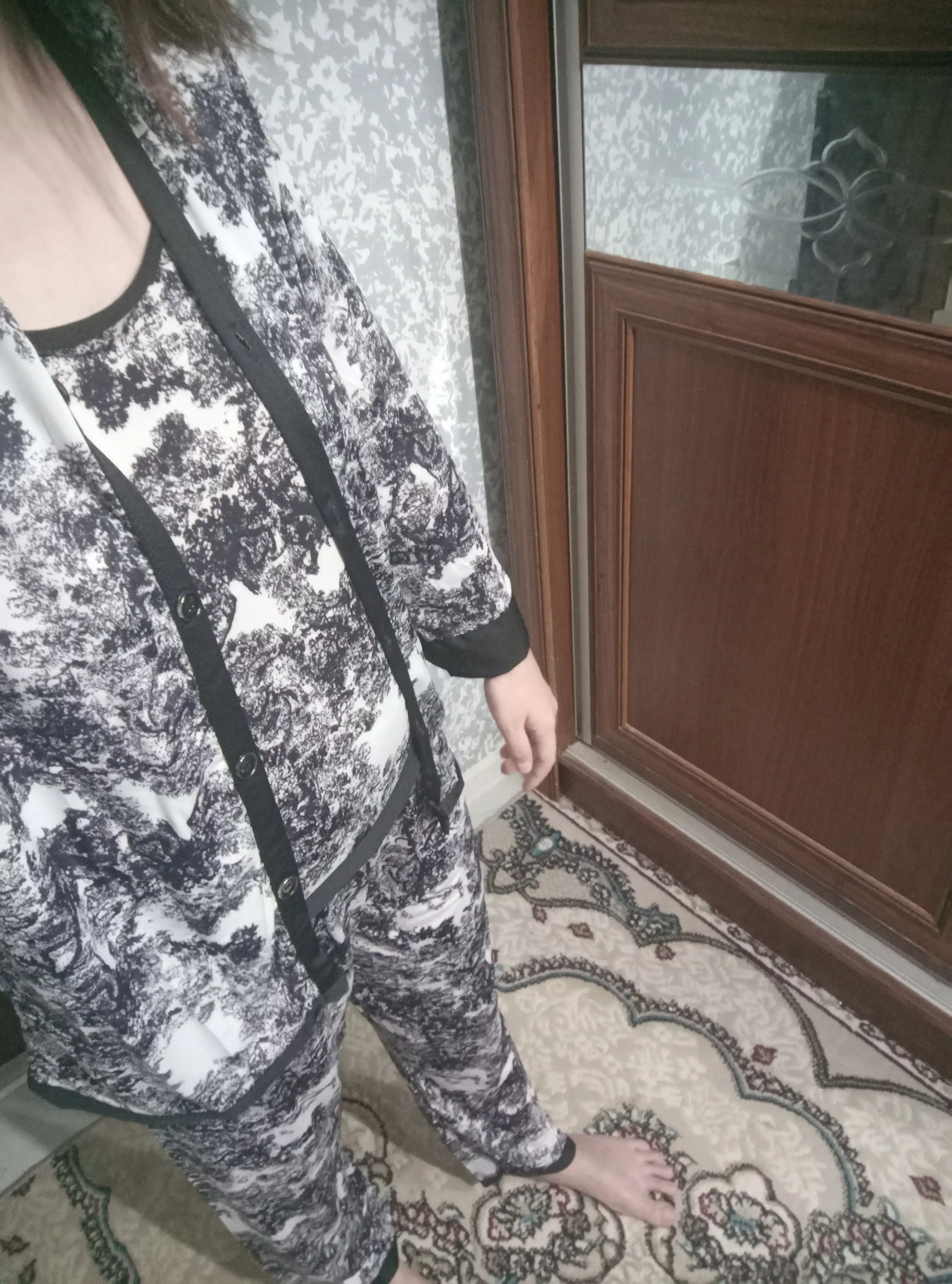 Ayollar ipak pijamasi, 4 tasi 1 da