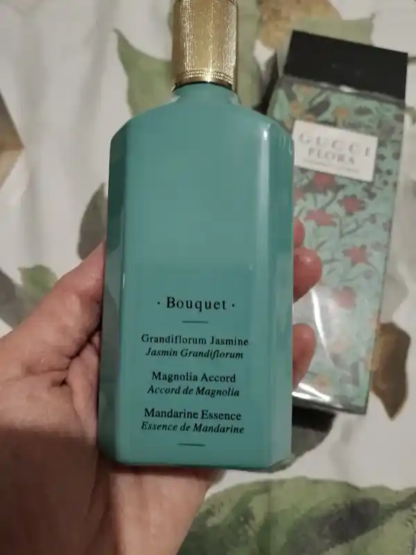 Gucci Flora, 100 мл, женский парфюм, стойкость 1–2 дня